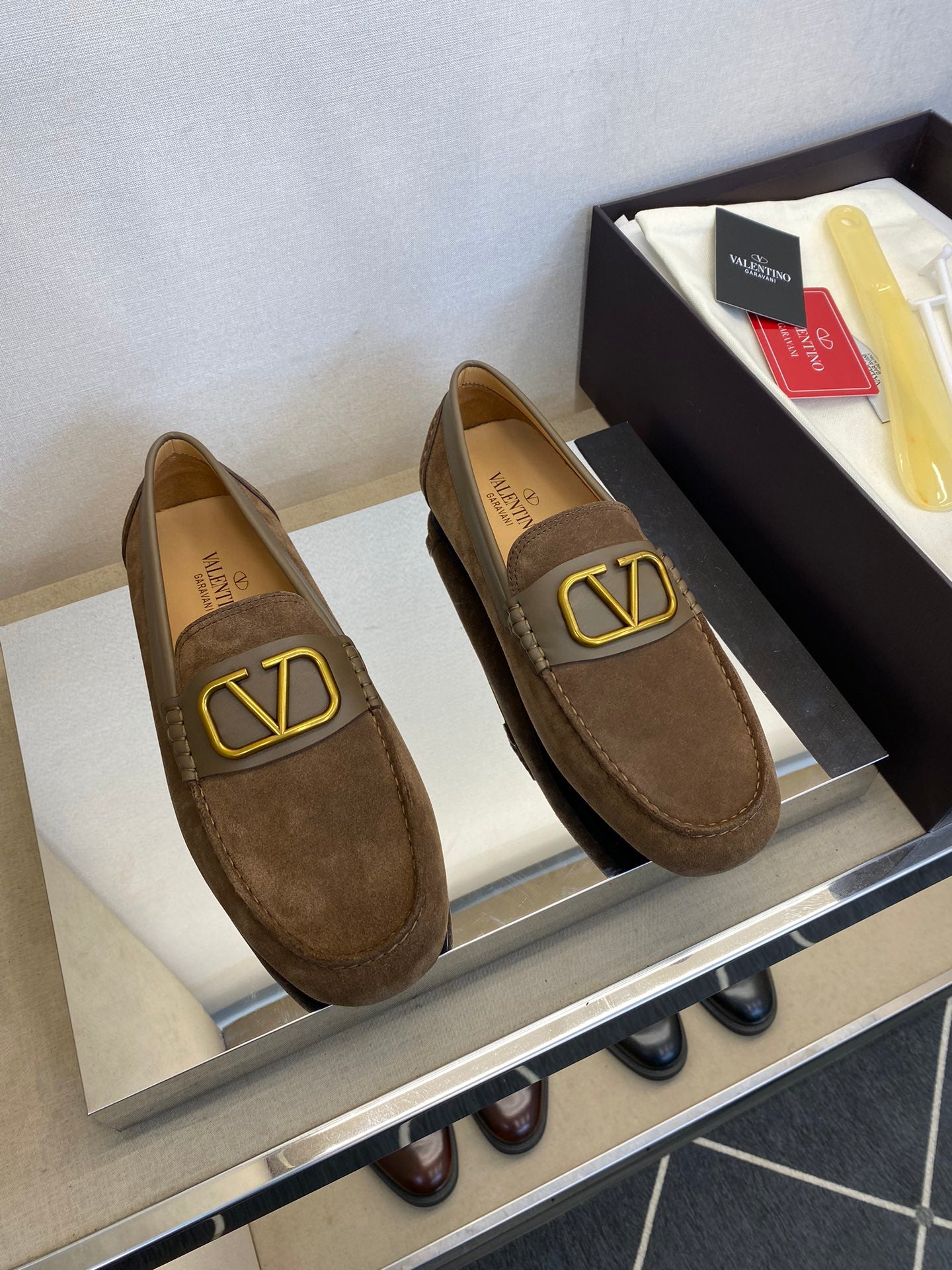 LuxluxHouse Best Quality Shoes Valentino