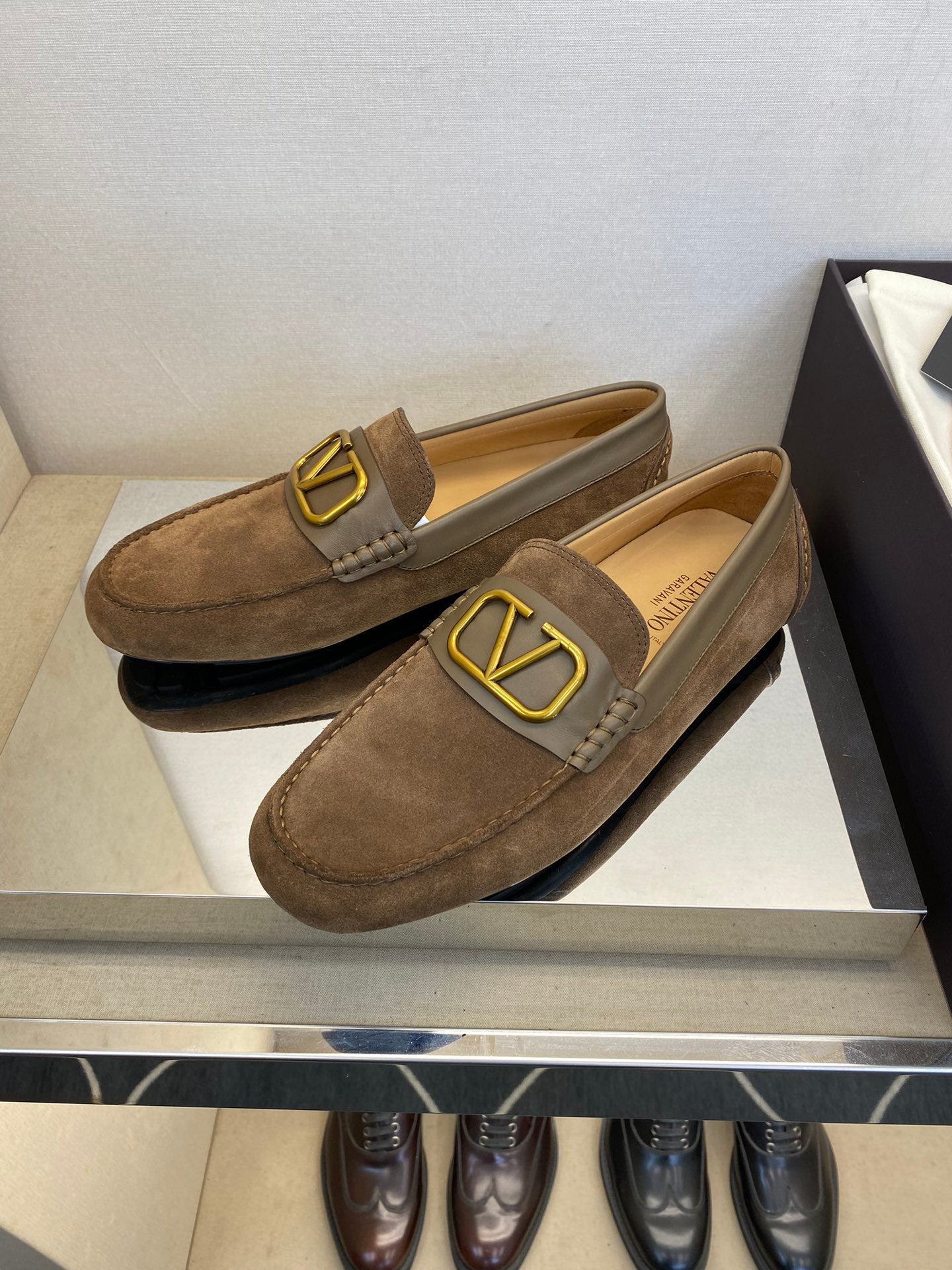 LuxluxHouse Best Quality Shoes Valentino