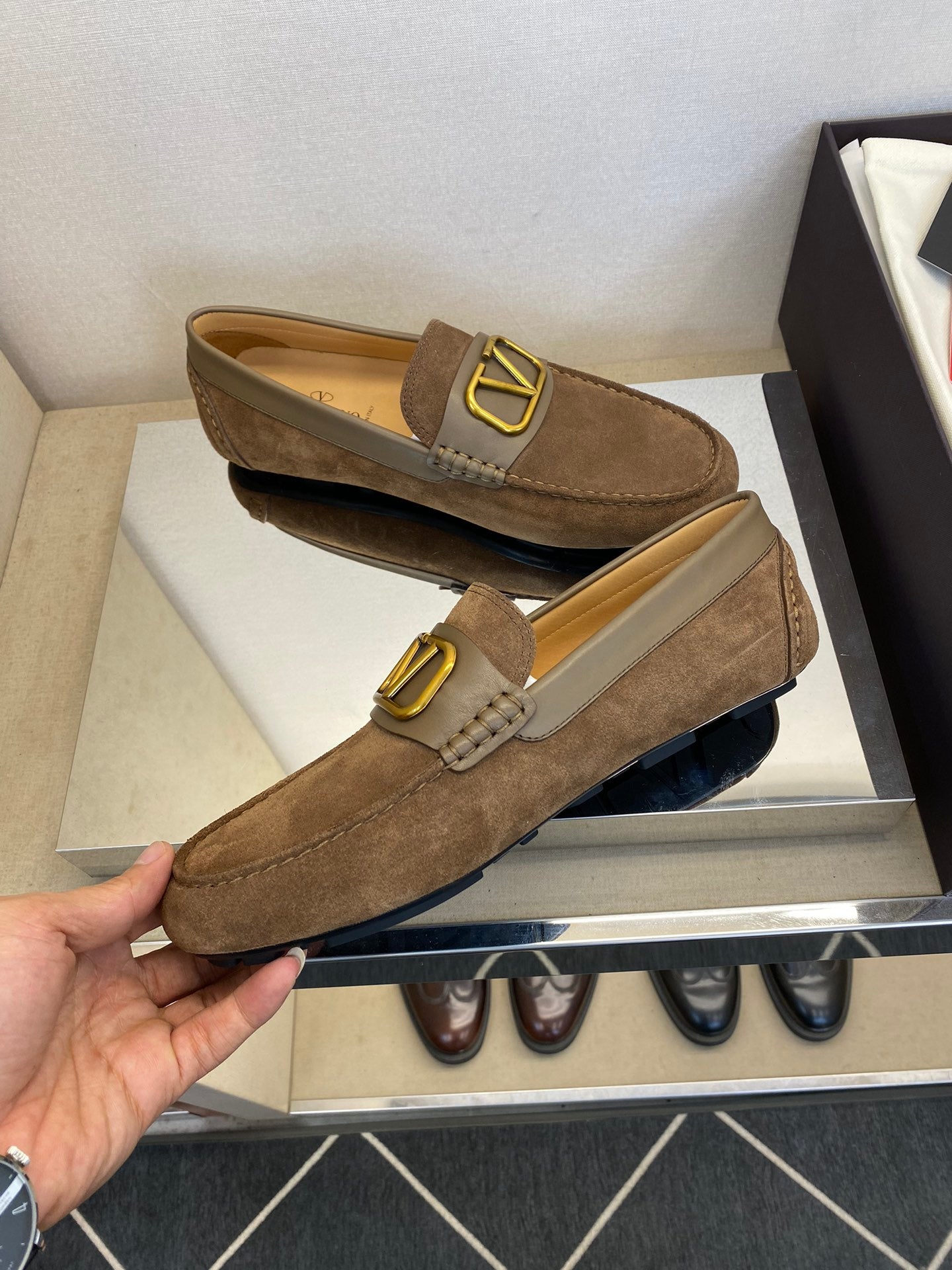 LuxluxHouse Best Quality Shoes Valentino