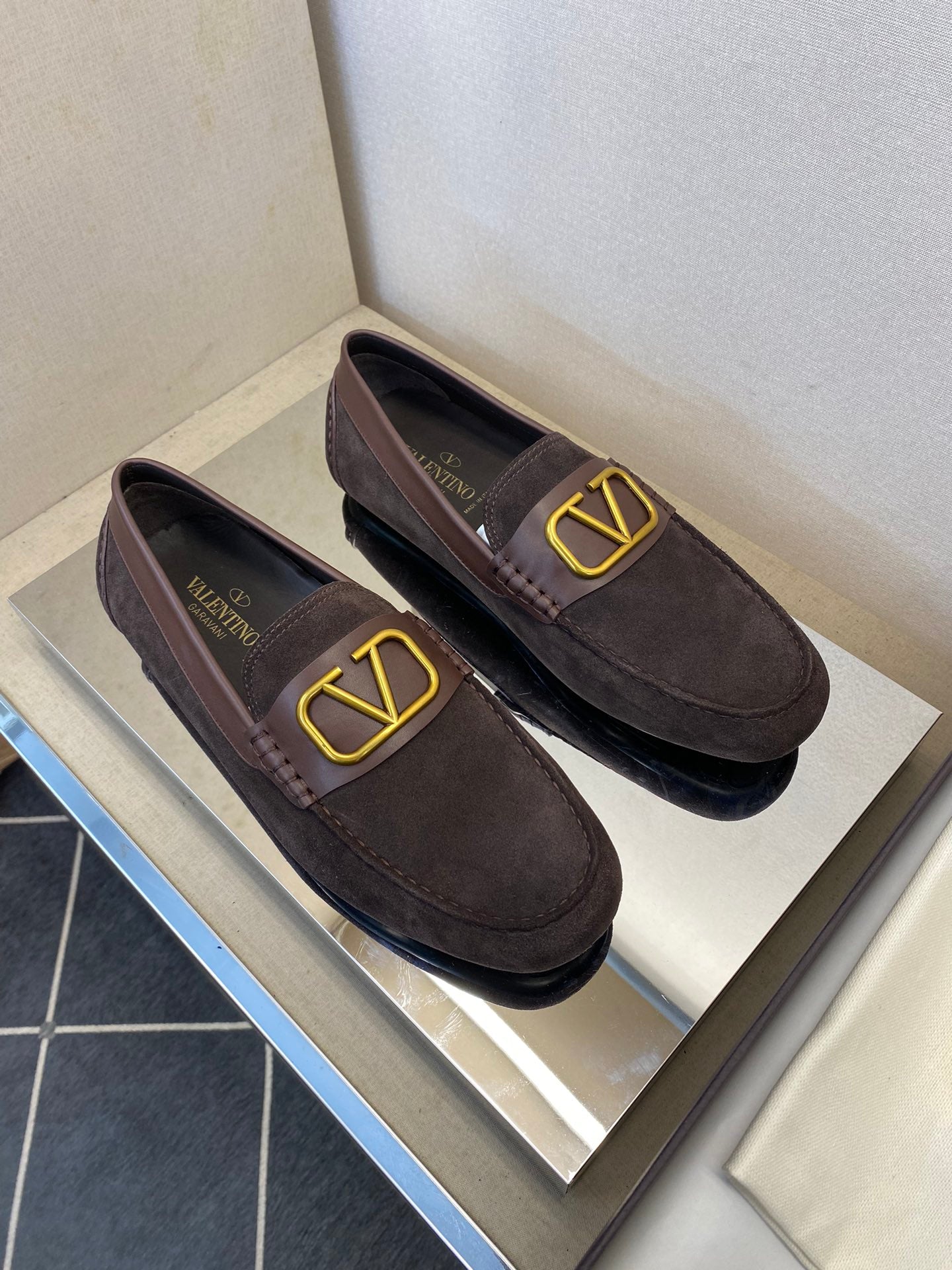LuxluxHouse Best Quality Shoes Valentino