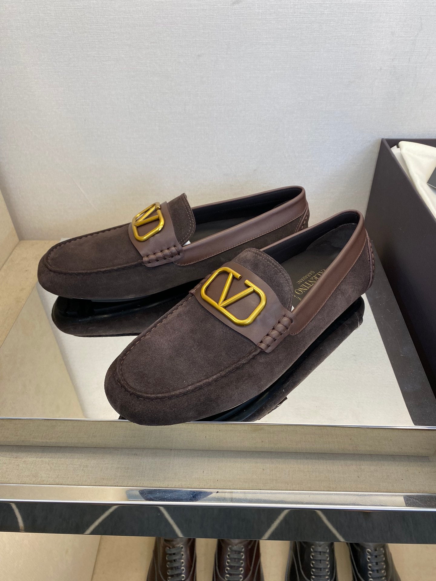 LuxluxHouse Best Quality Shoes Valentino
