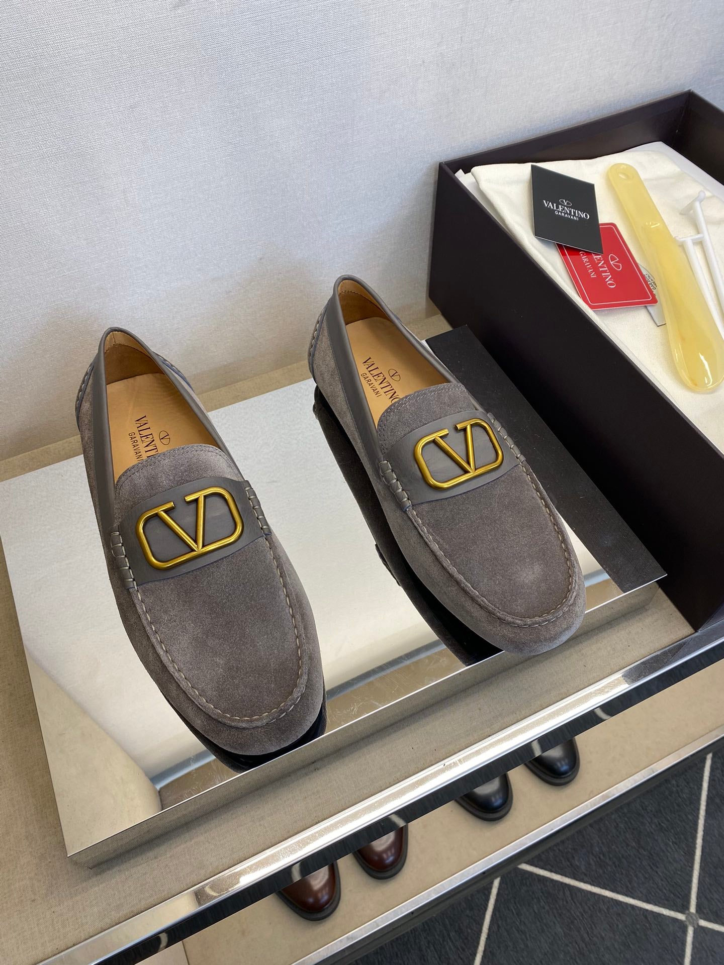 LuxluxHouse Best Quality Shoes Valentino