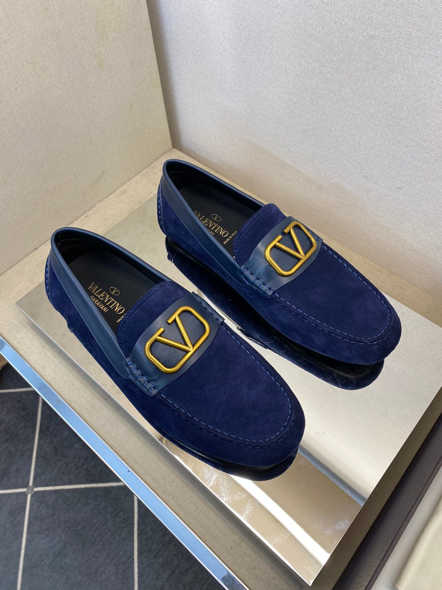 LuxluxHouse Best Quality Shoes Valentino