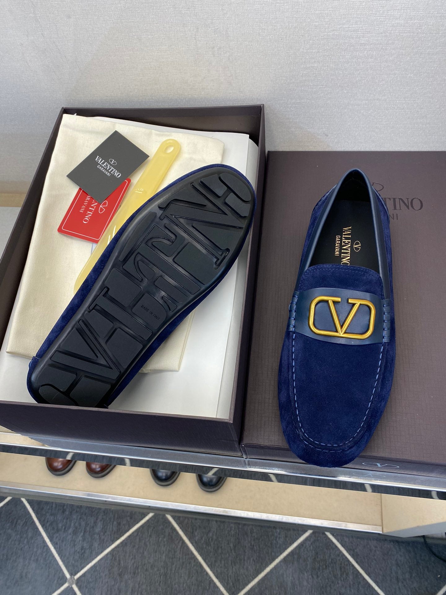 LuxluxHouse Best Quality Shoes Valentino