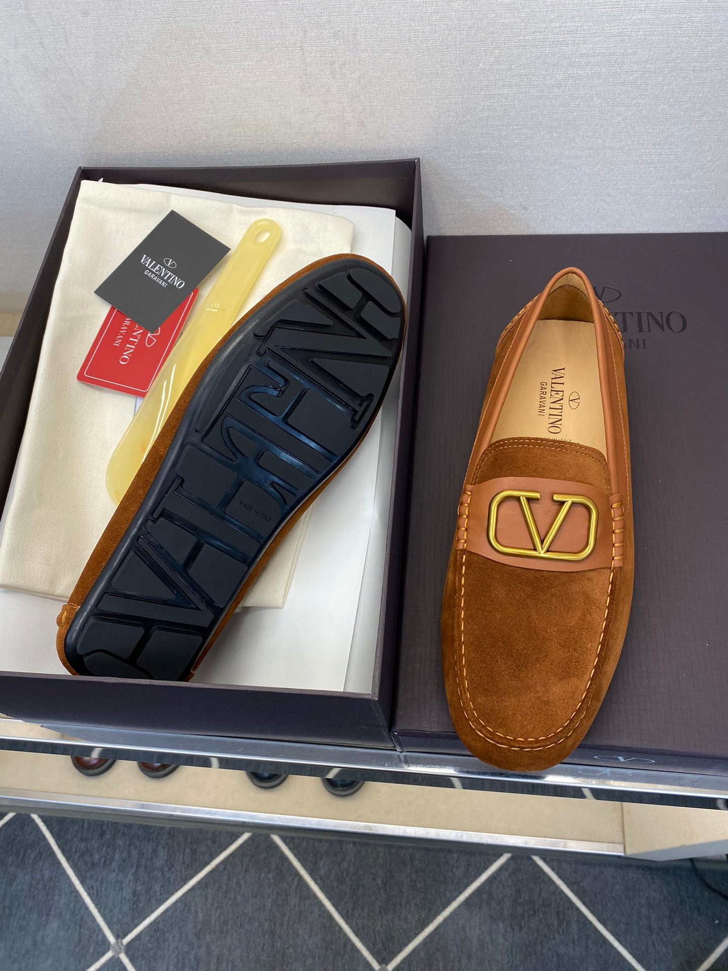 LuxluxHouse Best Quality Shoes Valentino