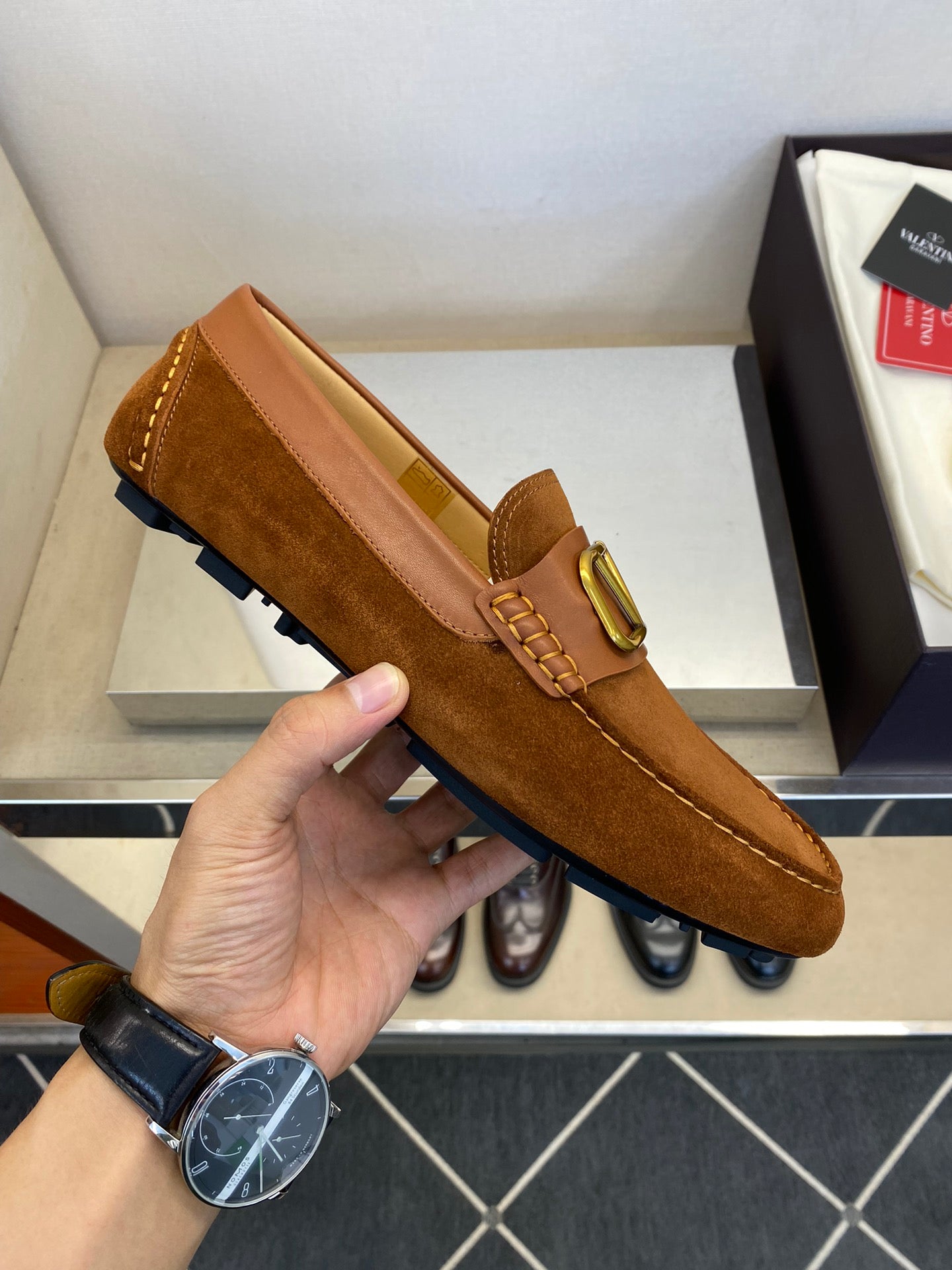 LuxluxHouse Best Quality Shoes Valentino