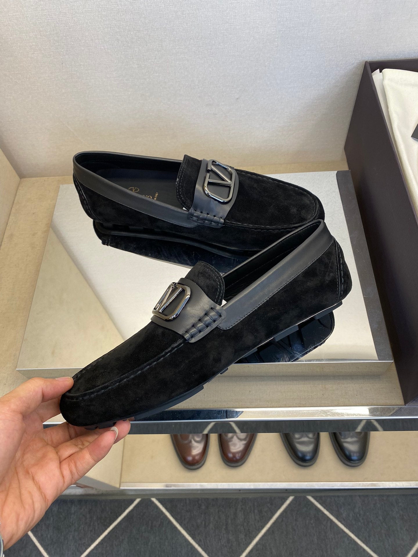 LuxluxHouse Best Quality Shoes Valentino