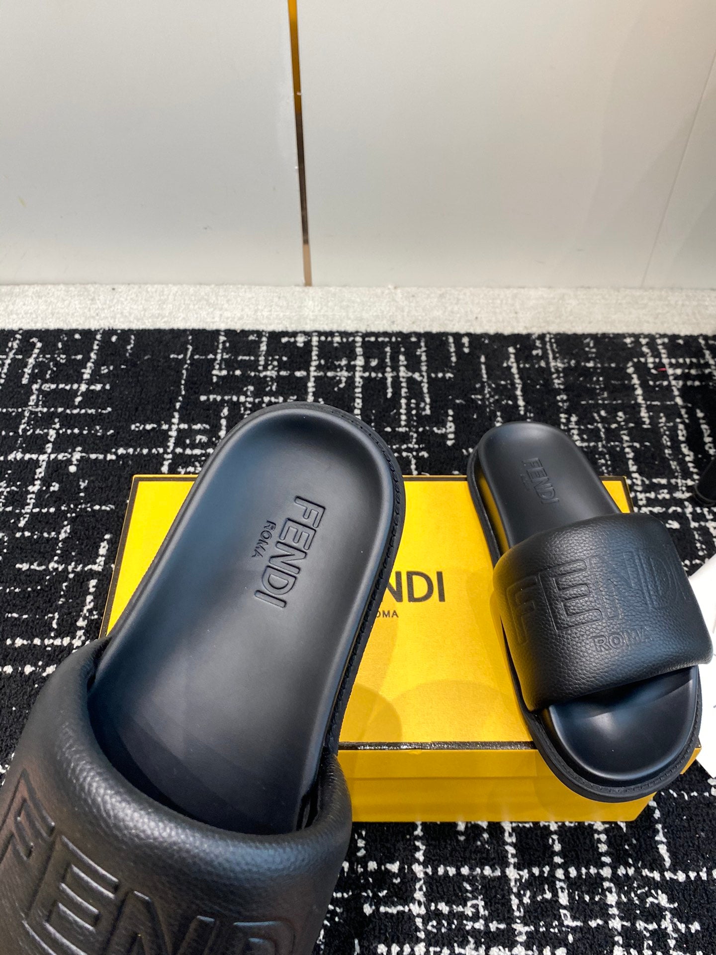 LuxluxHouse Best Quality Sandals Fendi