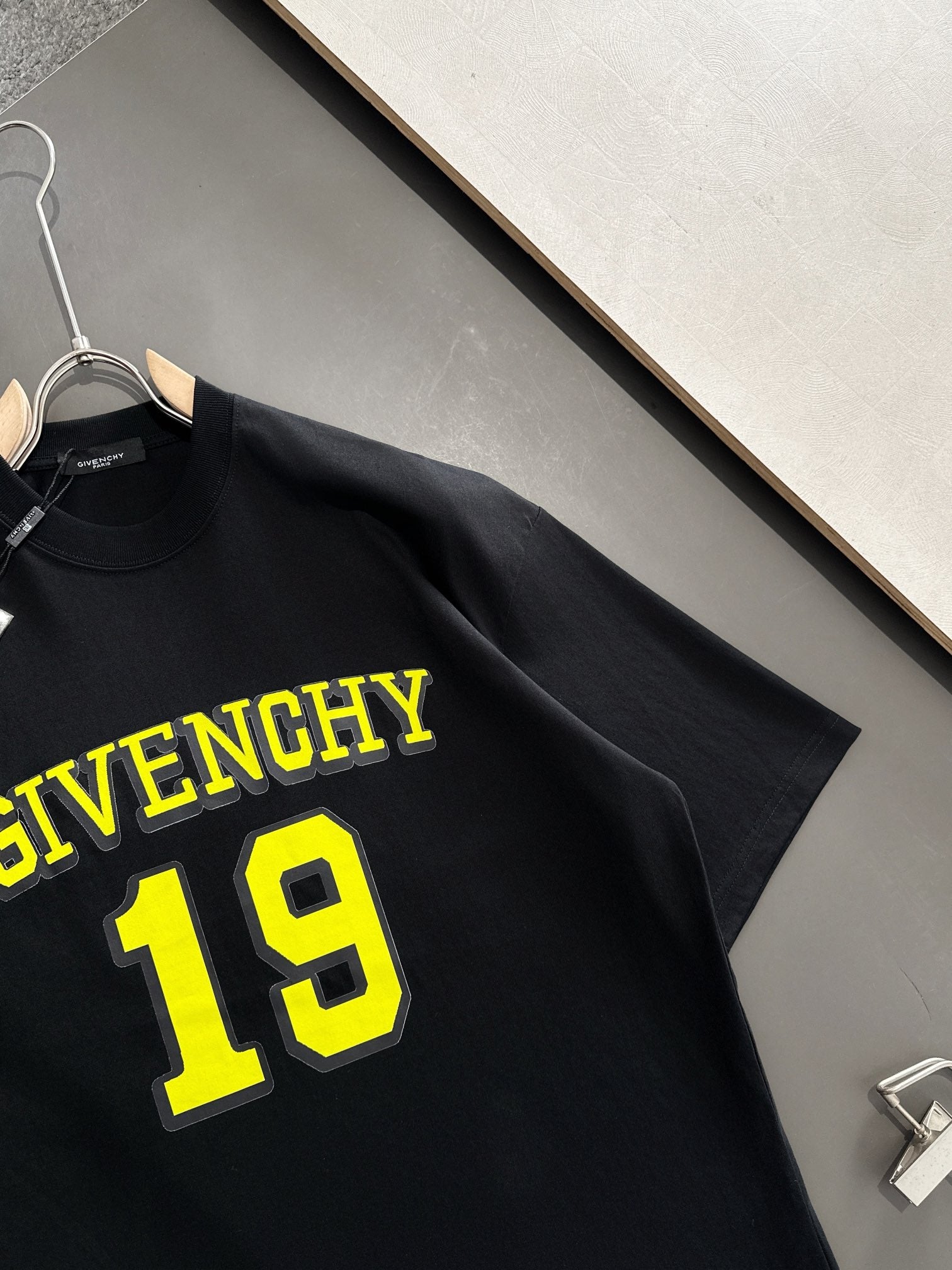 LuxluxHouse Best Quality Clothes Givenchy T-shirt
