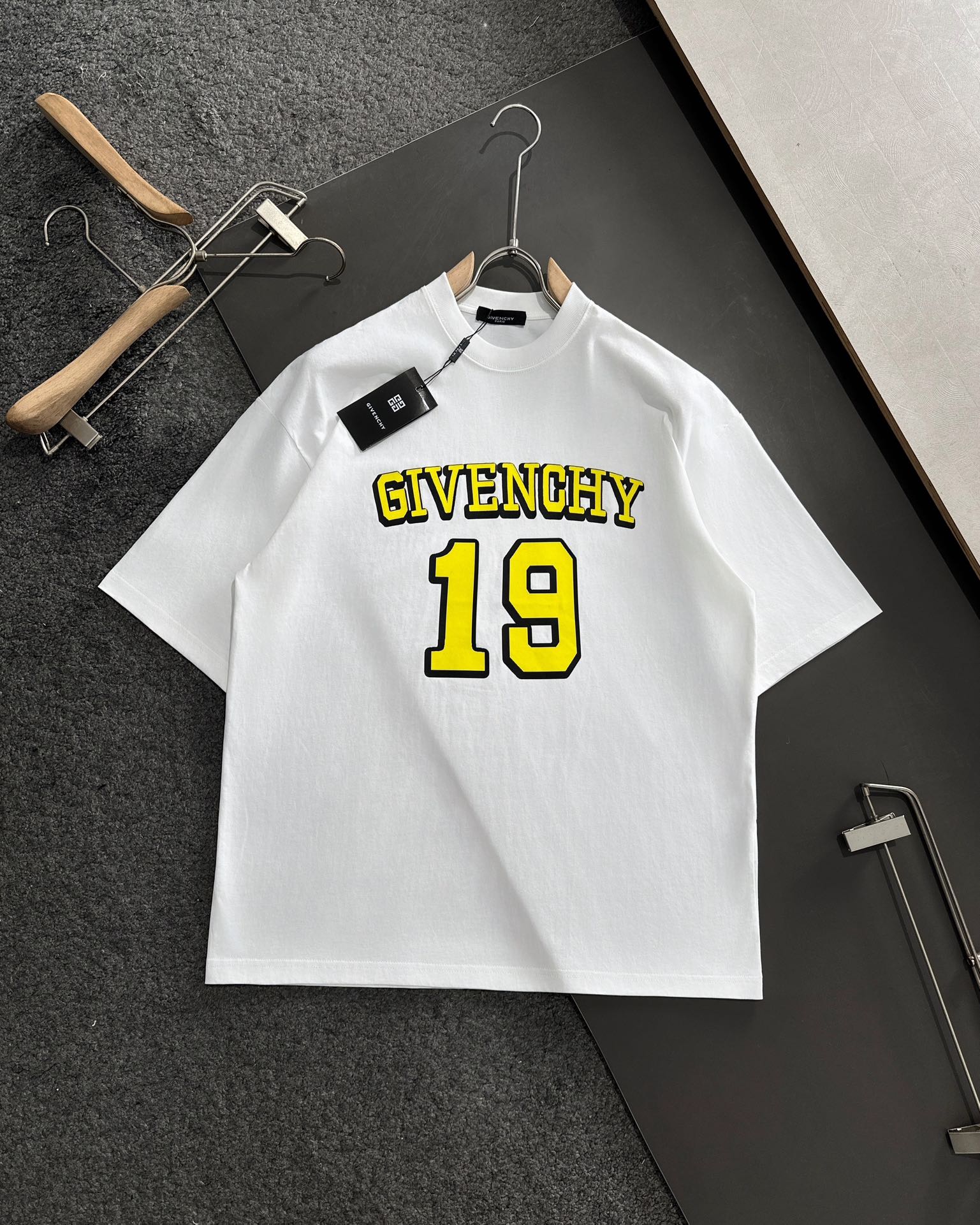 LuxluxHouse Best Quality Clothes Givenchy T-shirt