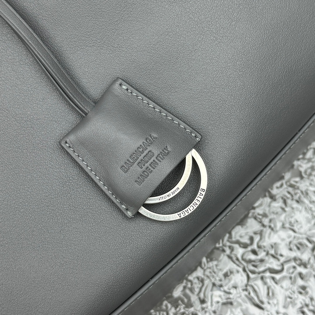 LuxluxHouse Best Quality Bags Balenciaga Women Men