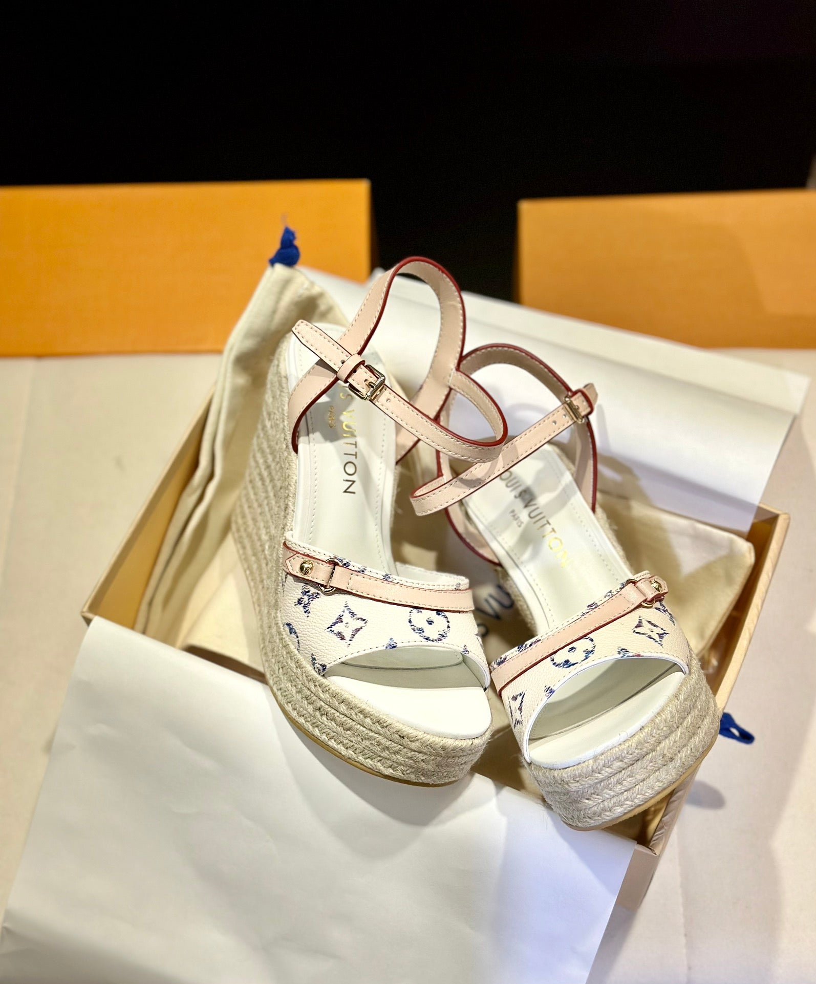 LuxluxHouse Best Quality Women Shoes Louis Vuitton