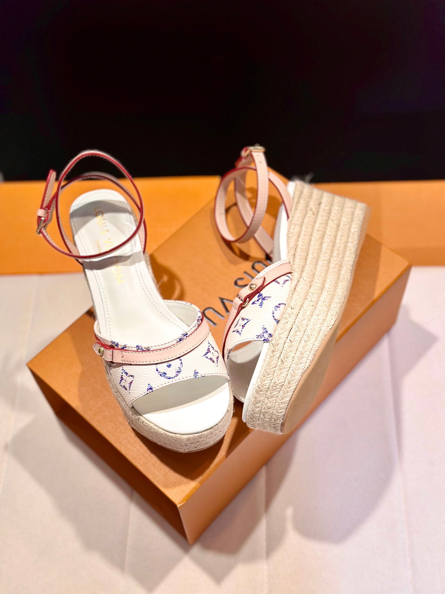 LuxluxHouse Best Quality Women Shoes Louis Vuitton