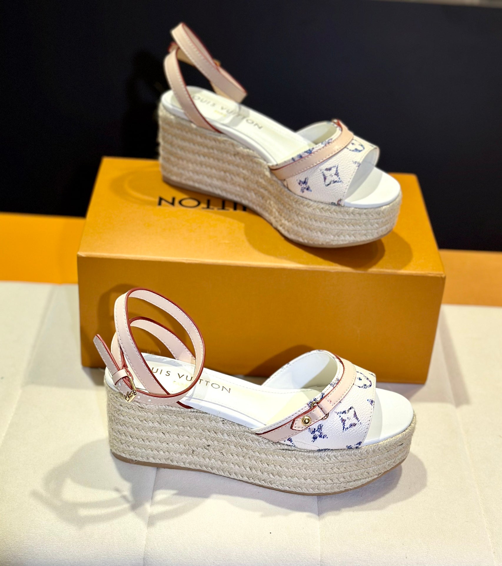 LuxluxHouse Best Quality Women Shoes Louis Vuitton