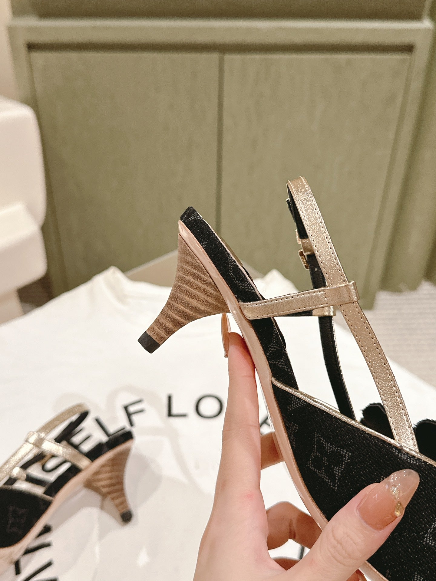 LuxluxHouse Best Quality Women Shoes Louis Vuitton
