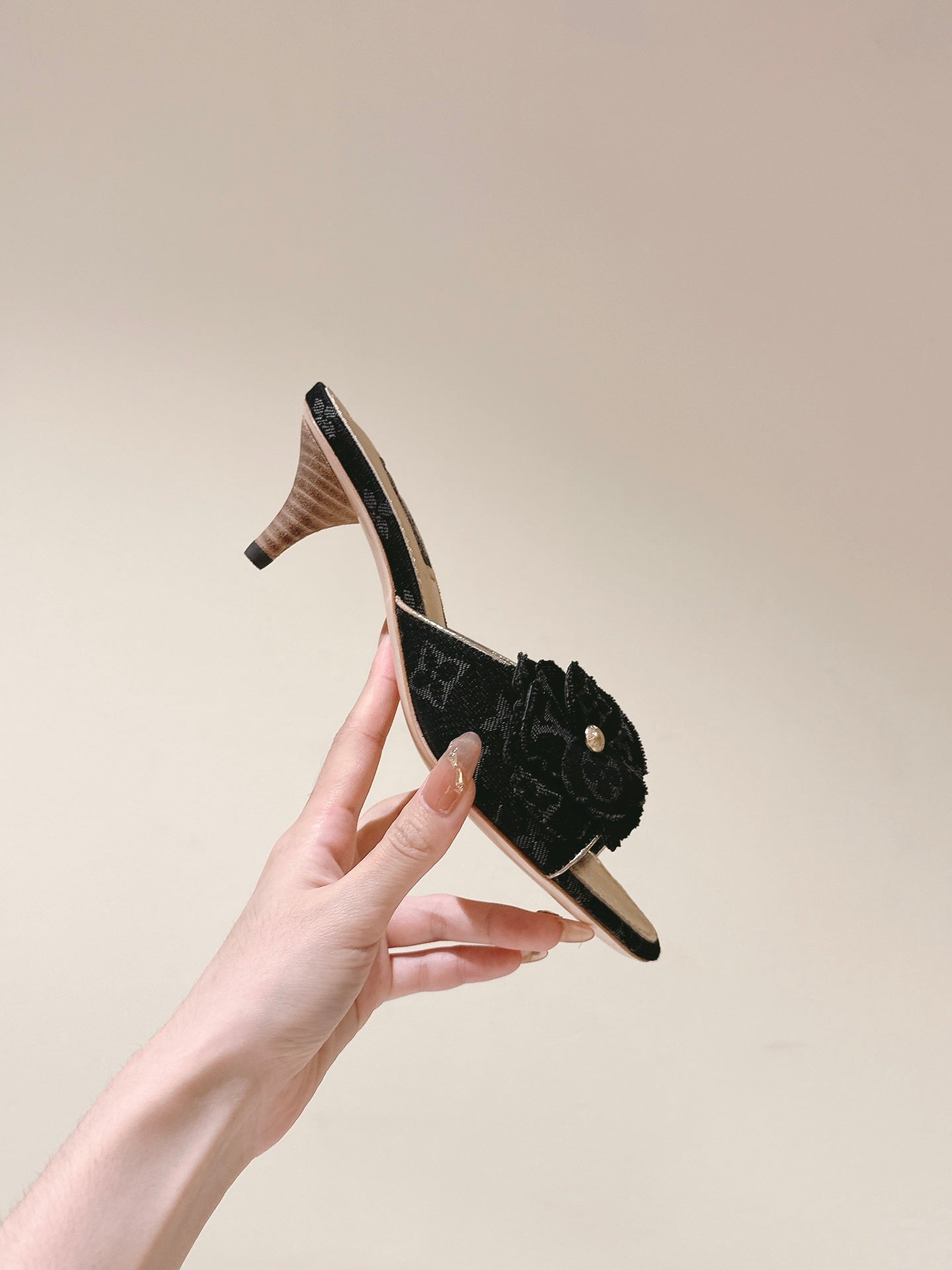 LuxluxHouse Best Quality Women Shoes Louis Vuitton
