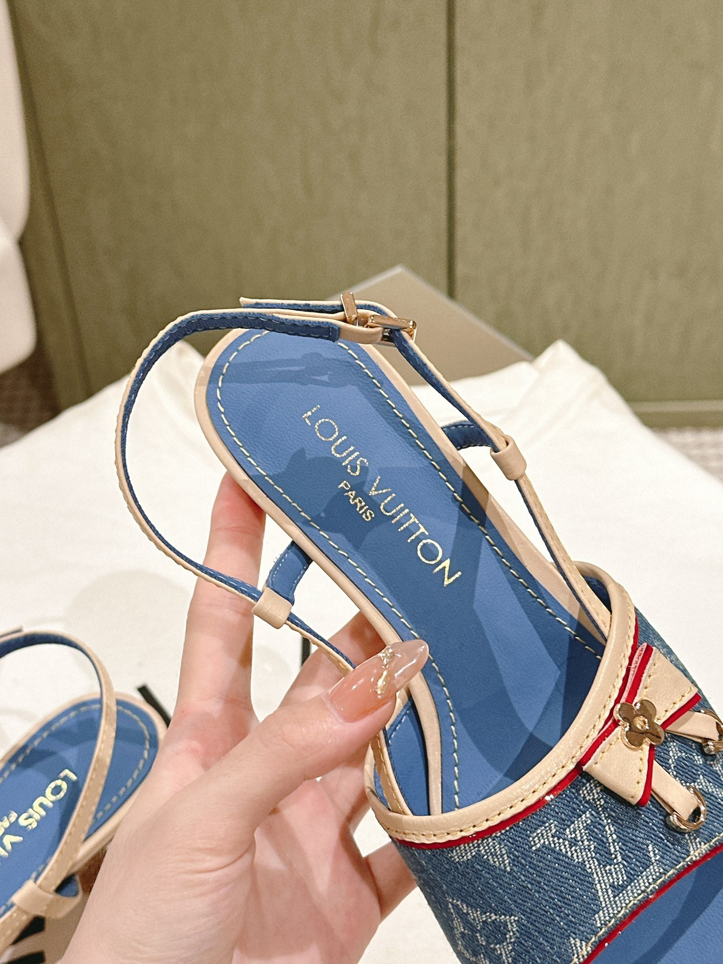 LuxluxHouse Best Quality Women Shoes Louis Vuitton