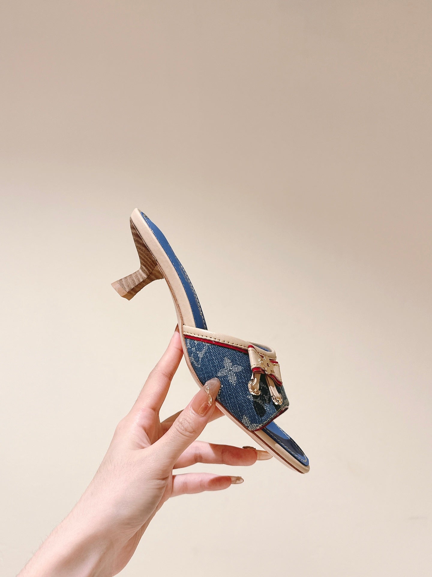 LuxluxHouse Best Quality Women Shoes Louis Vuitton