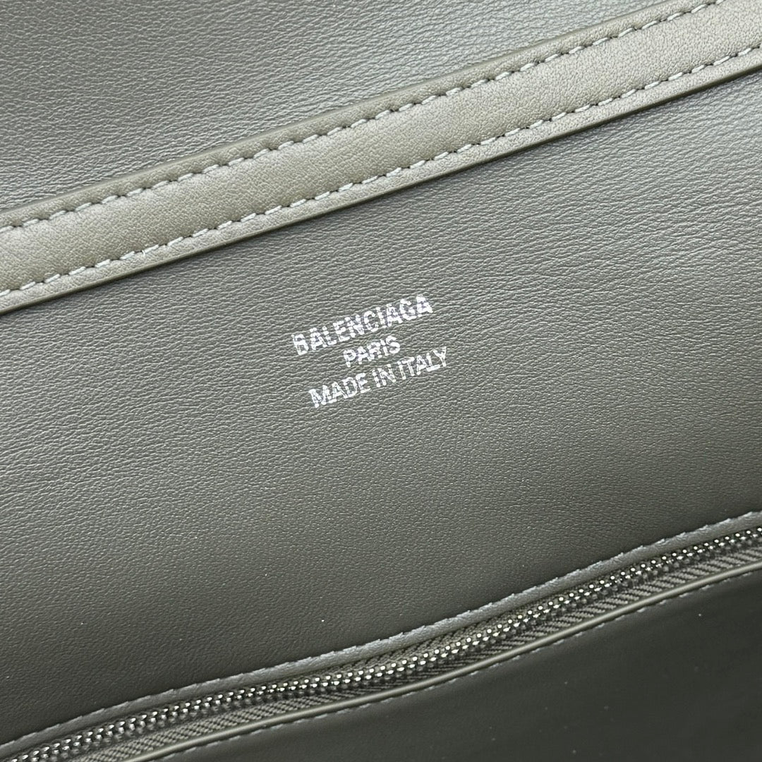 LuxluxHouse Best Quality Bags Balenciaga Women Men