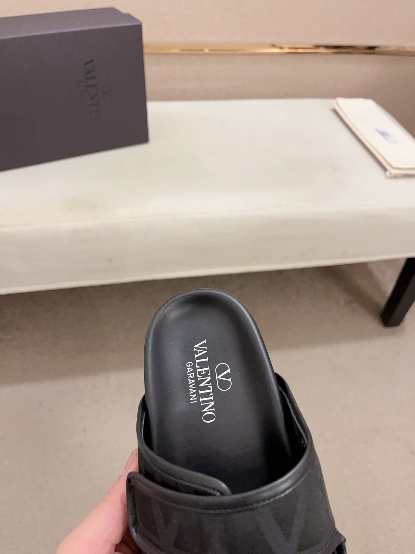LuxluxHouse Best Quality Sandals Valentino
