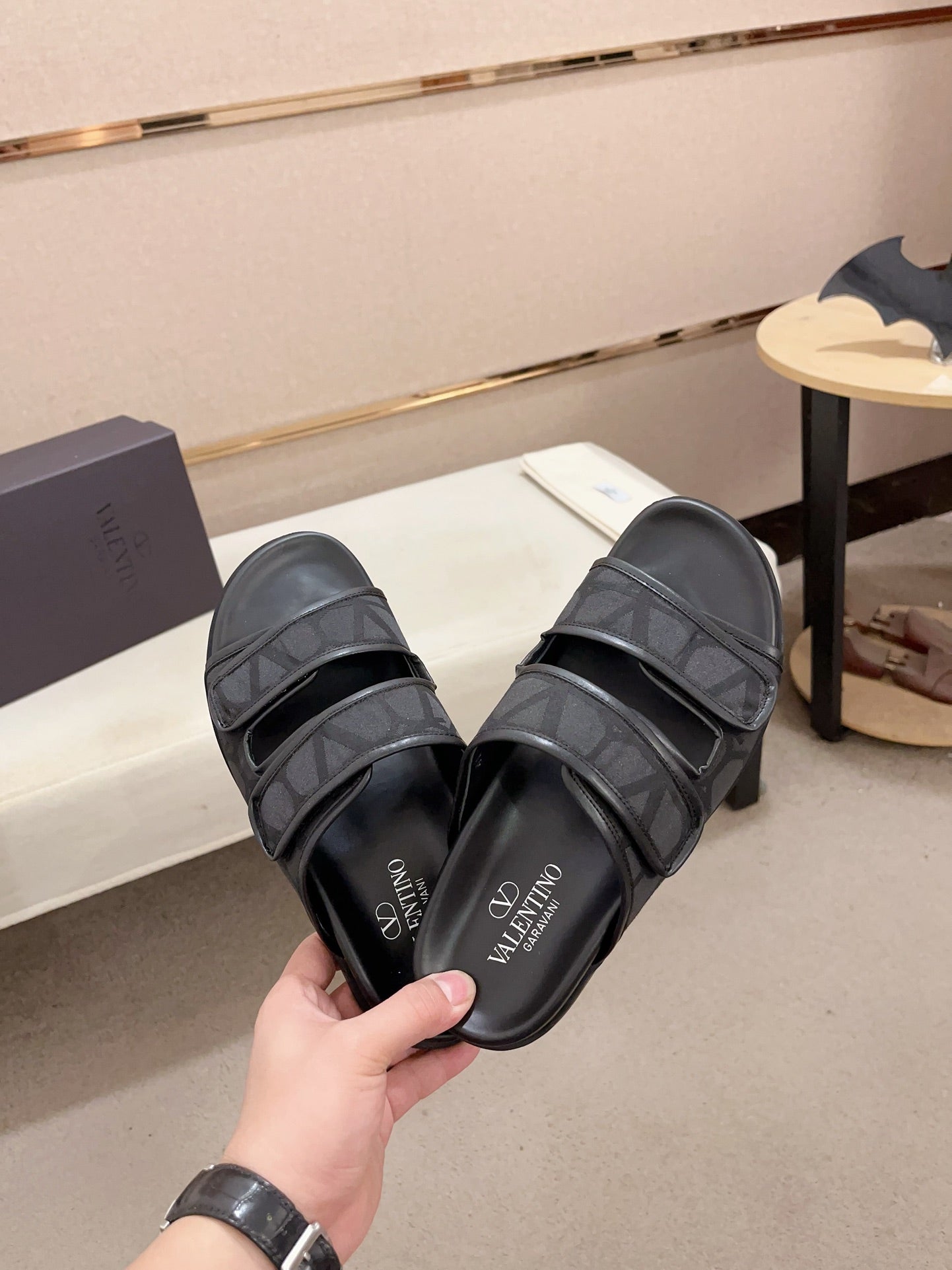 LuxluxHouse Best Quality Sandals Valentino