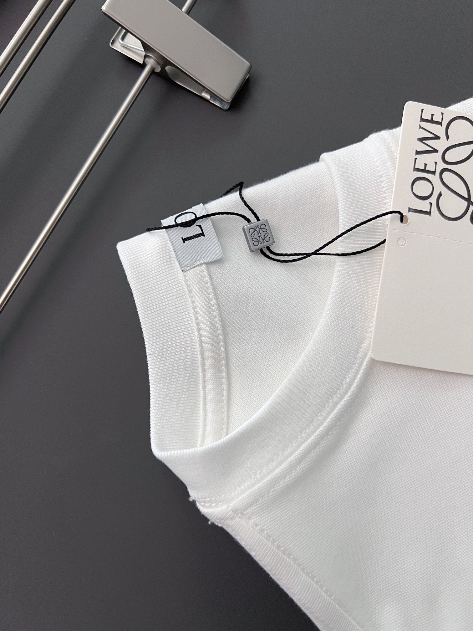 LuxluxHouse Best Quality Clothes T-shirt Loewe