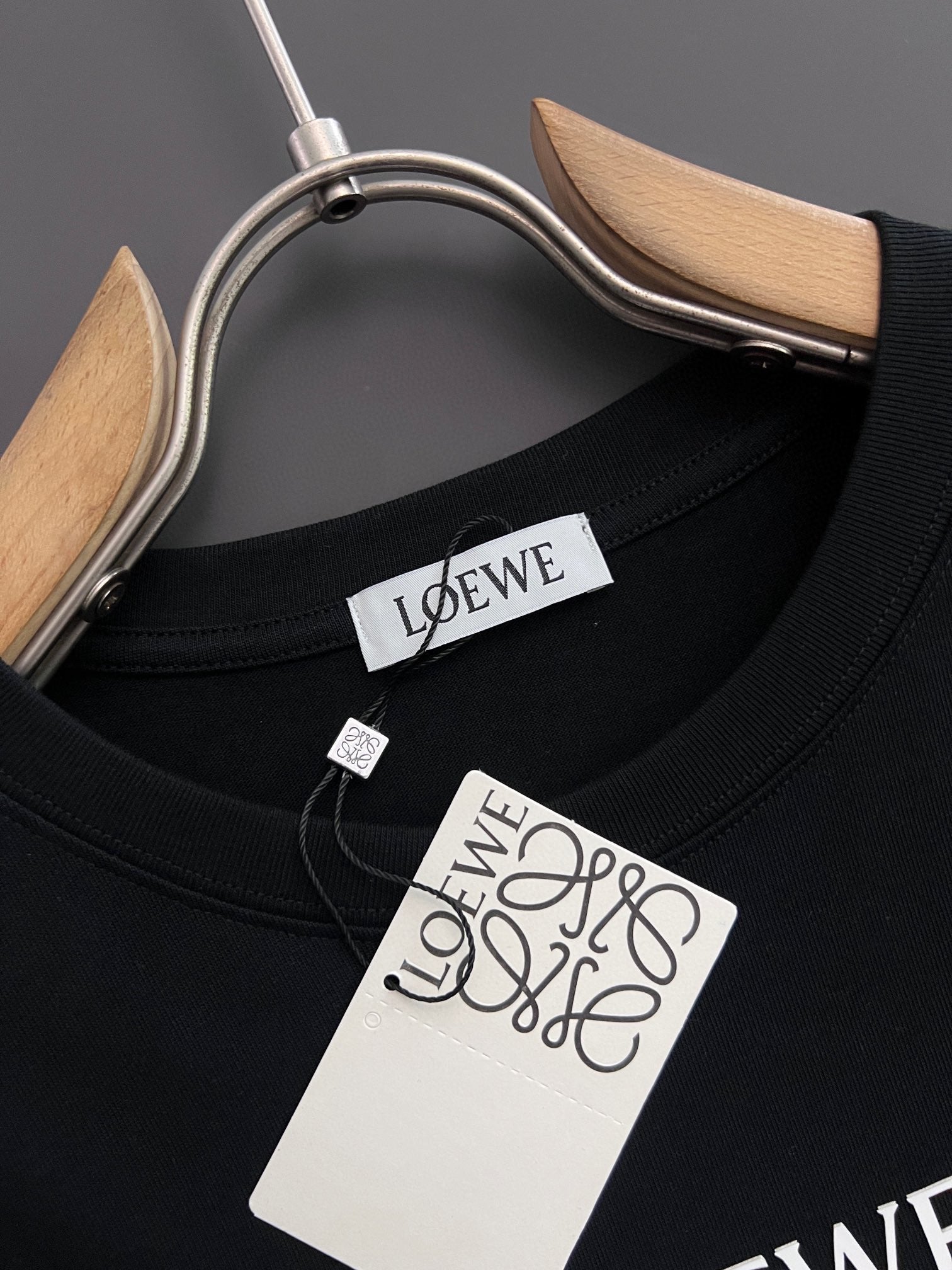 LuxluxHouse Best Quality Clothes T-shirt Loewe