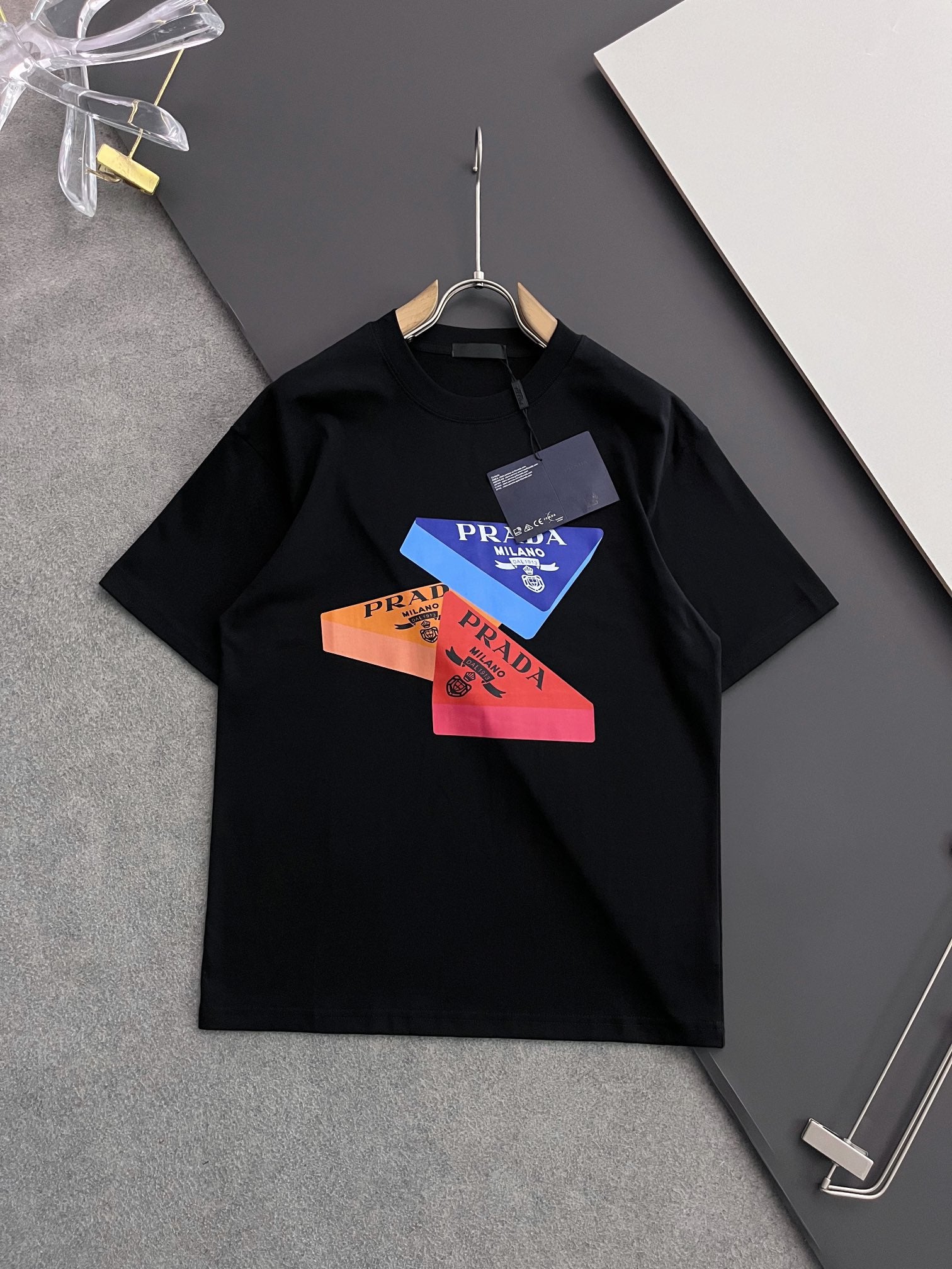 LuxluxHouse Best Quality Clothes T-shirt Prada