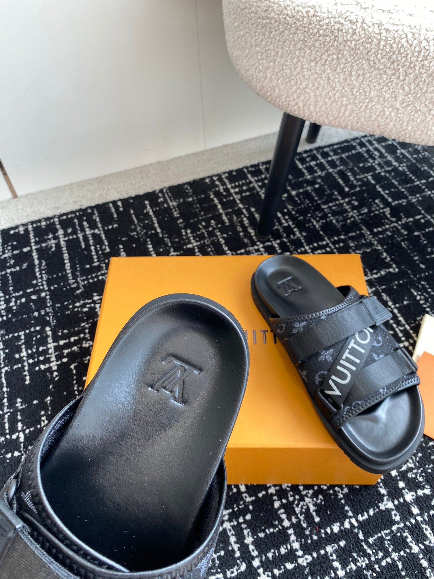 LuxluxHouse Best Quality Sandals Louis Vuitton