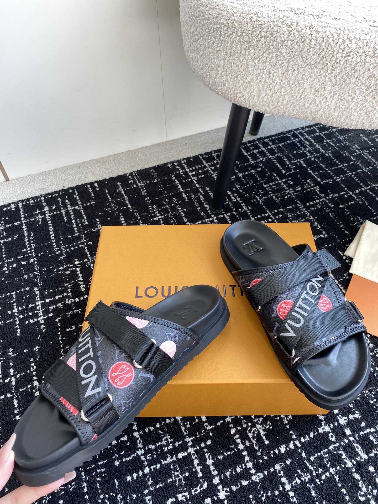LuxluxHouse Best Quality Sandals Louis Vuitton