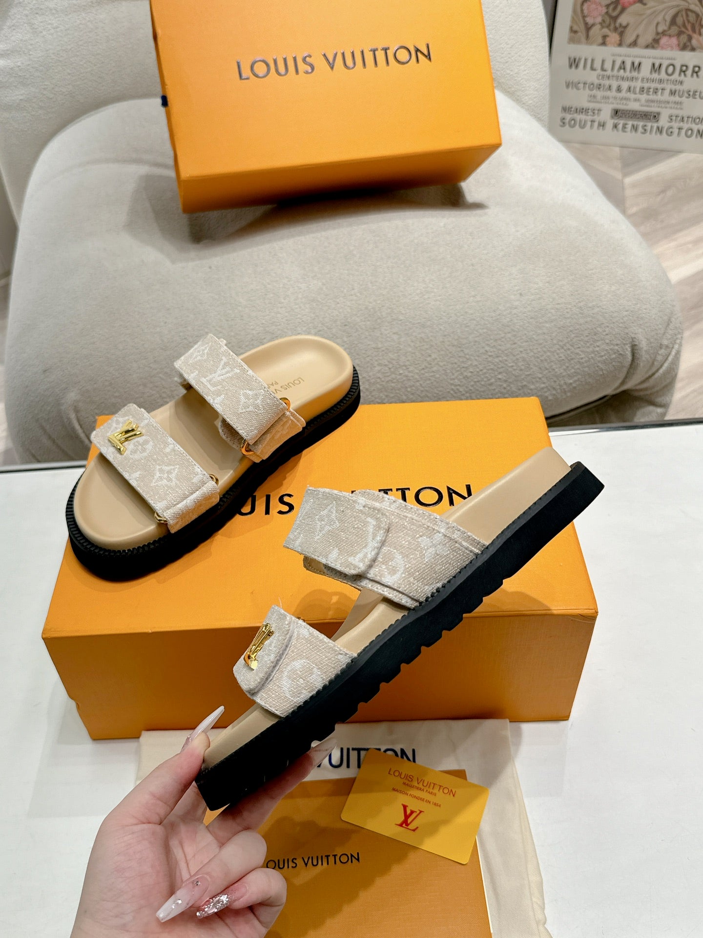 LuxluxHouse Best Quality Women Shoes Louis Vuitton