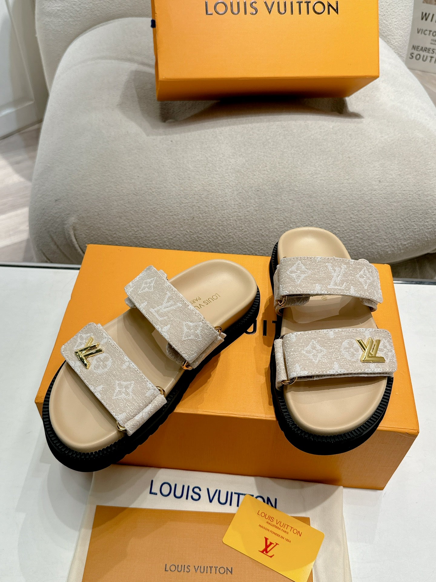 LuxluxHouse Best Quality Women Shoes Louis Vuitton