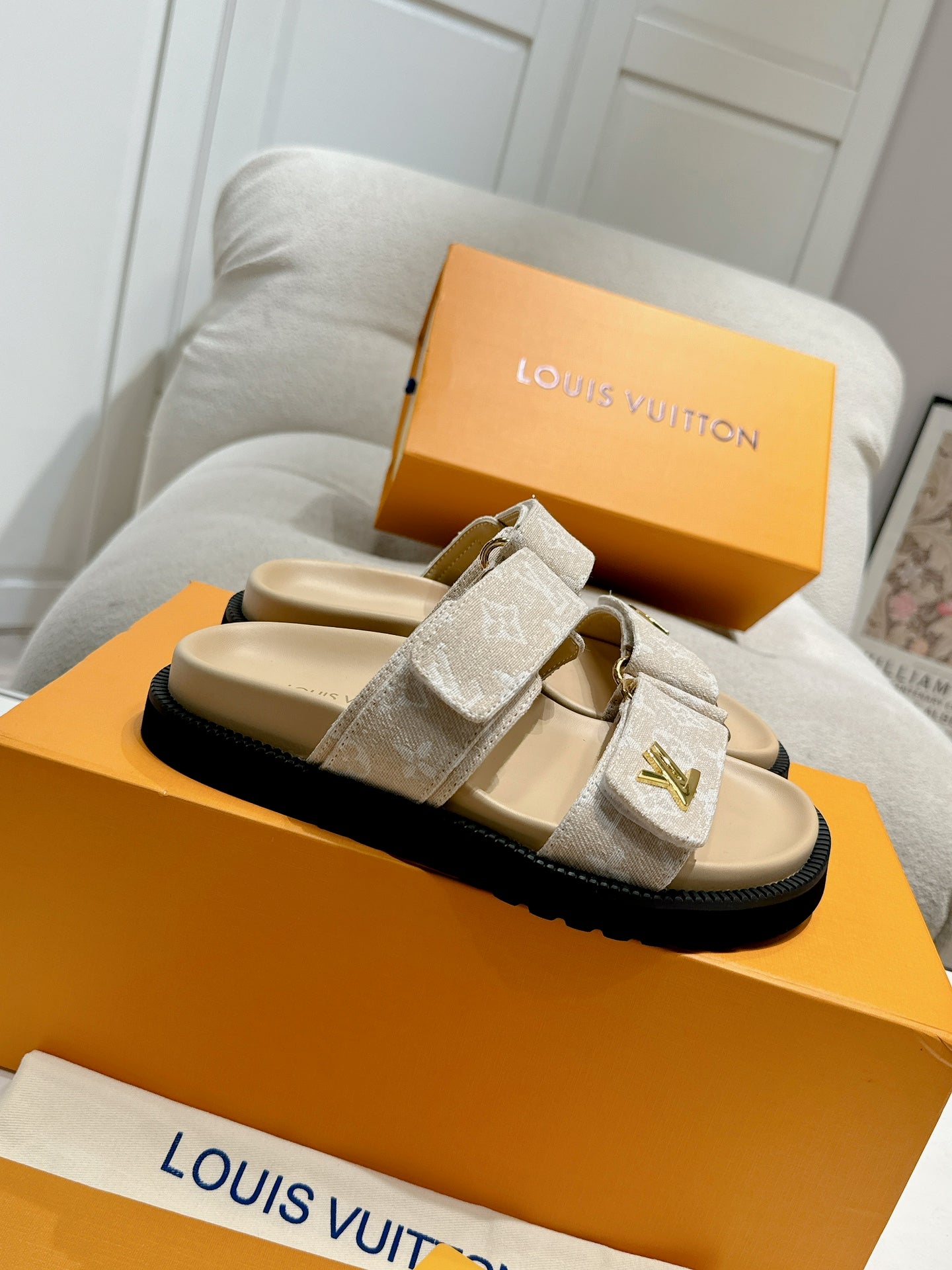 LuxluxHouse Best Quality Women Shoes Louis Vuitton