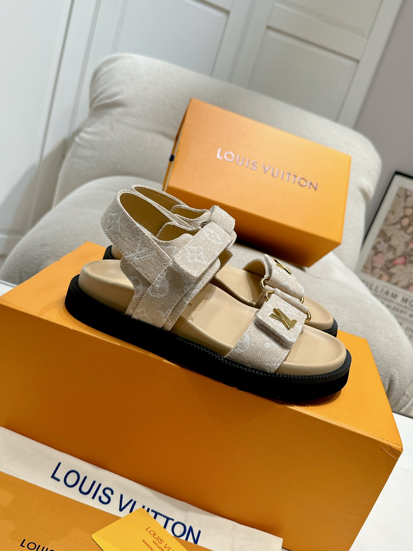 LuxluxHouse Best Quality Women Shoes Louis Vuitton