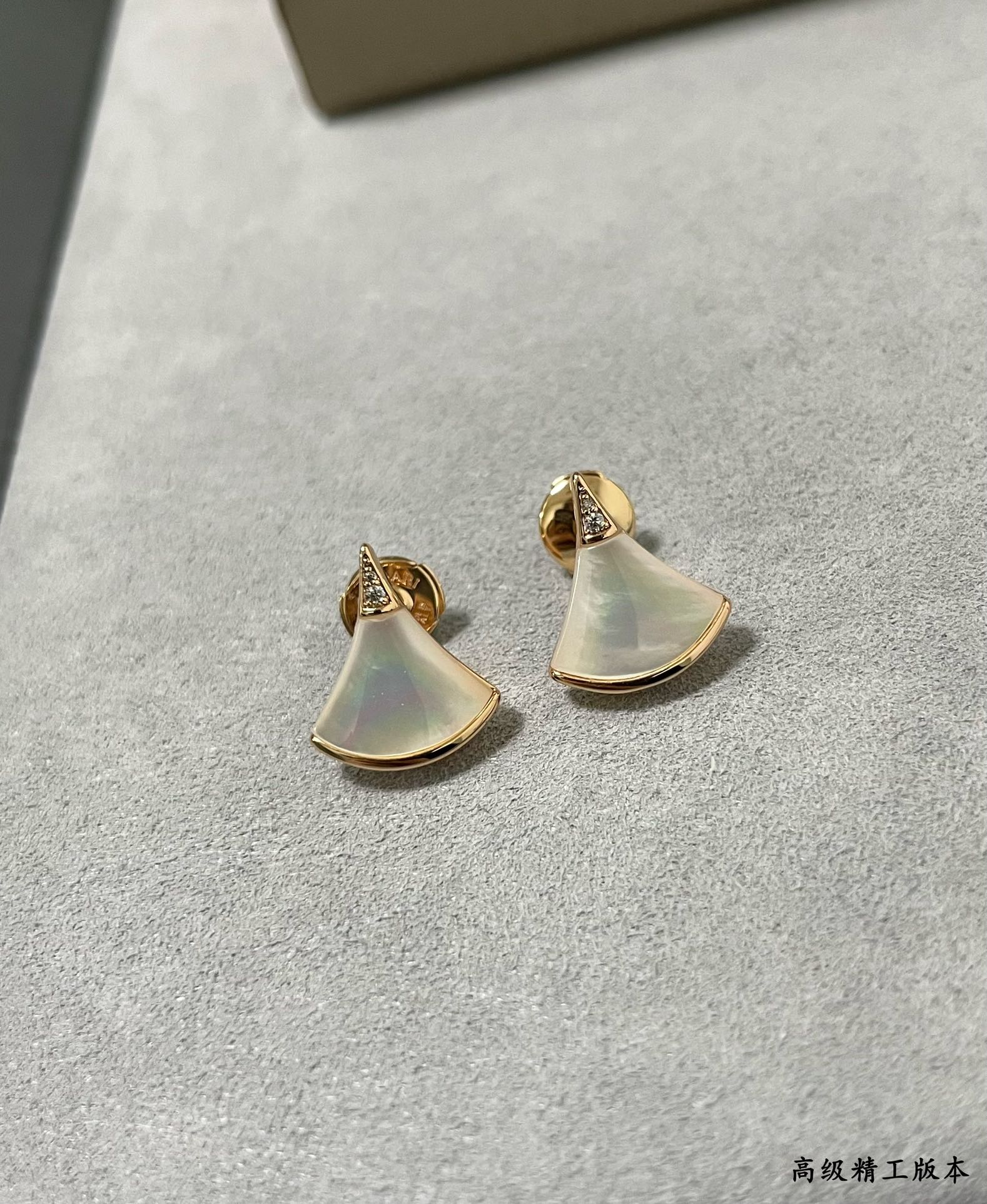 LuxluxHouse Best Quality Accessories Earrings Earrings Bvlgari