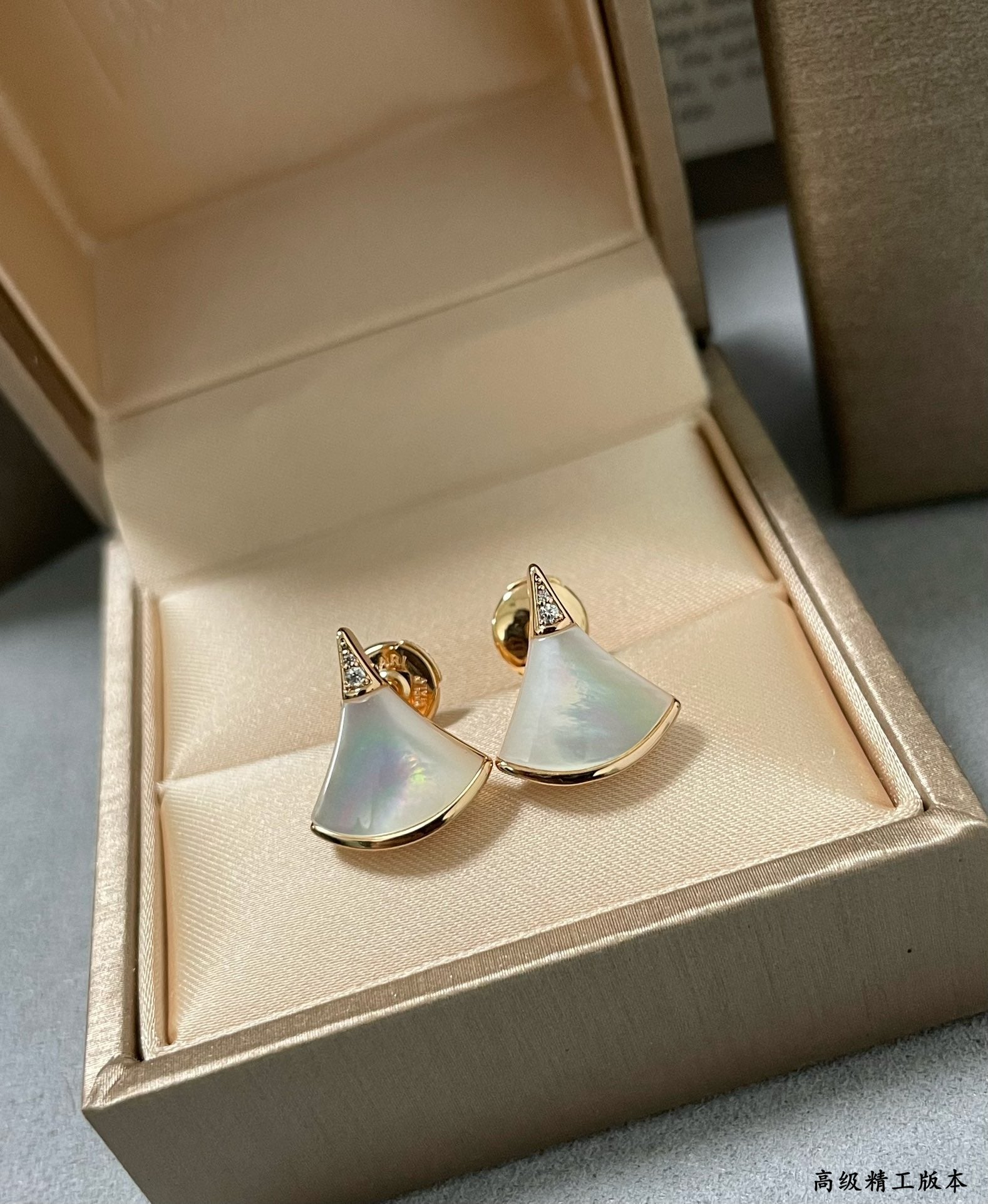 LuxluxHouse Best Quality Accessories Earrings Bvlgari