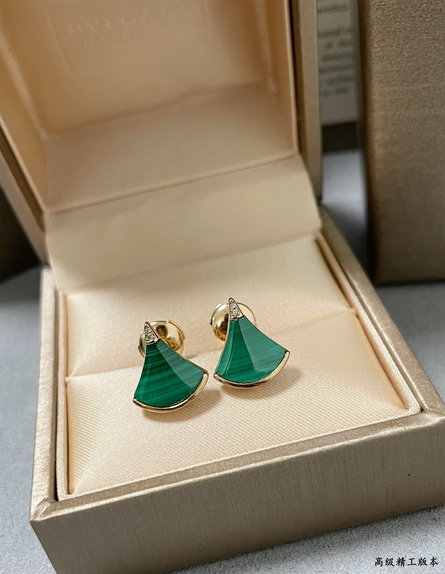 LuxluxHouse Best Quality Accessories Earrings Earrings Bvlgari