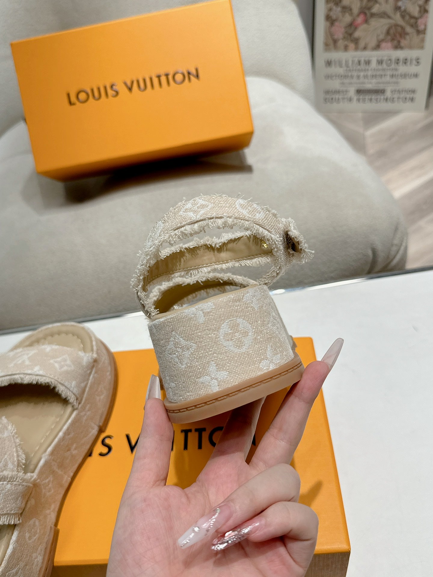 LuxluxHouse Best Quality Women Shoes Louis Vuitton