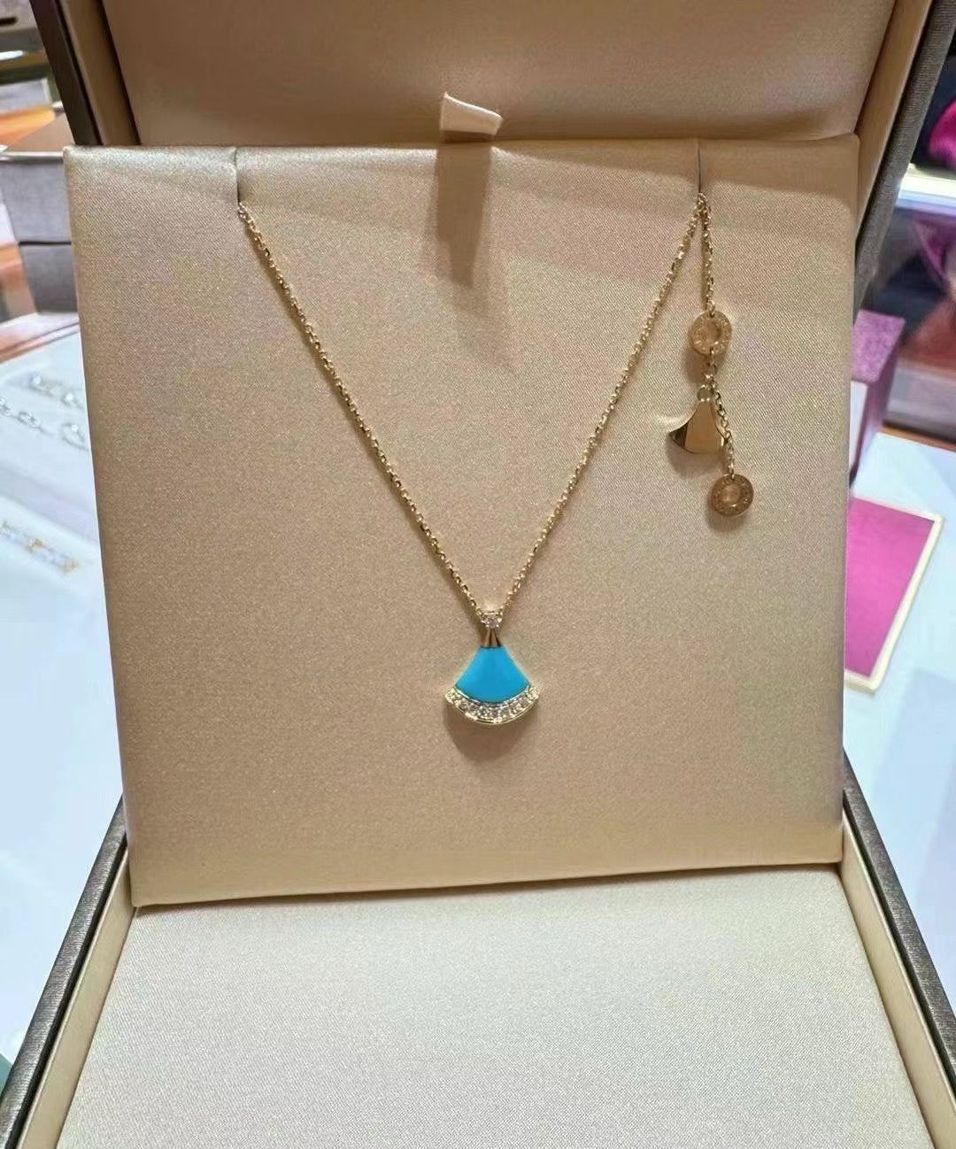 LuxluxHouse Best Quality Accessories Necklace  Bvlgari