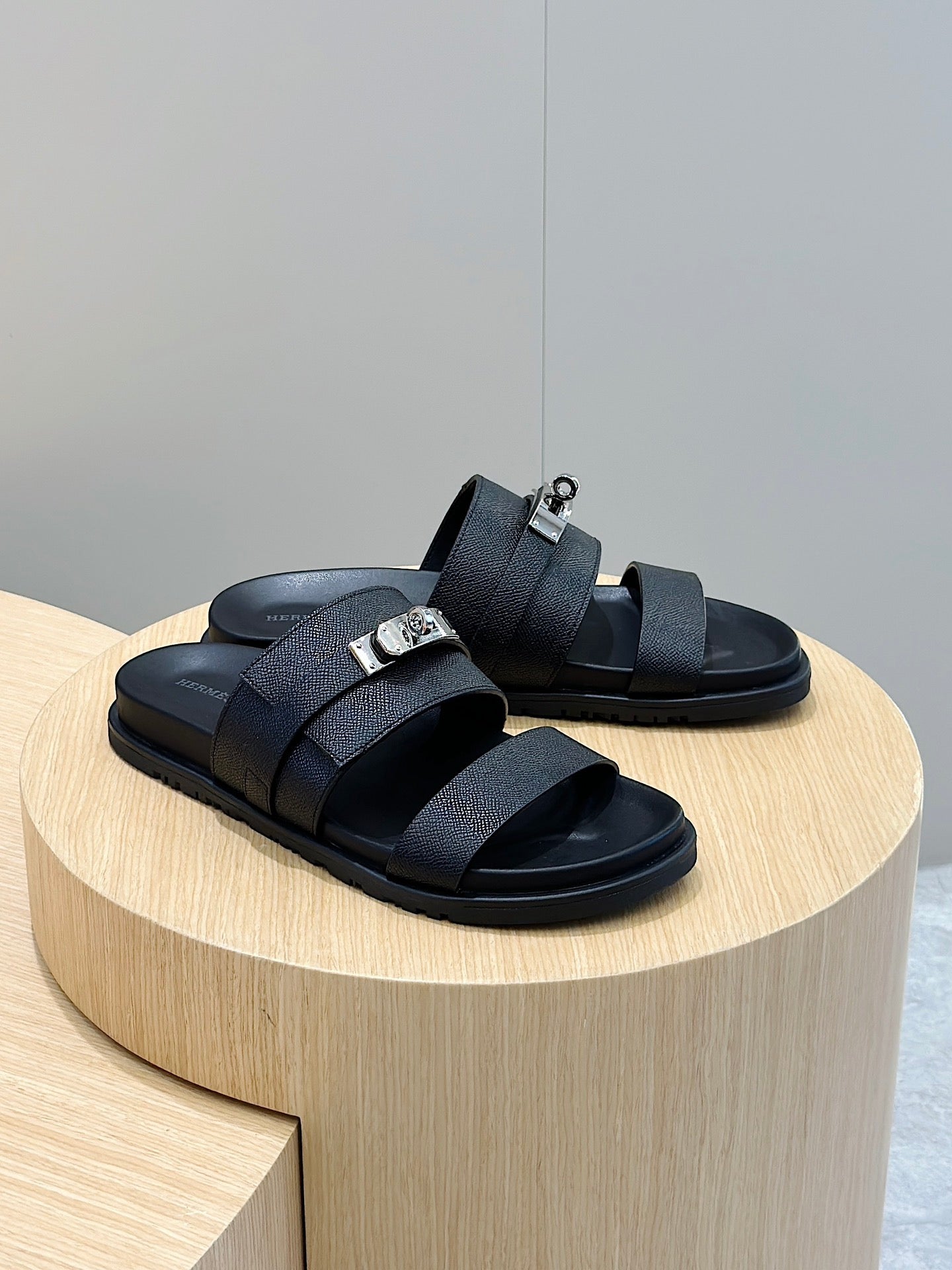 LuxluxHouse Best Quality Sandals Hermes