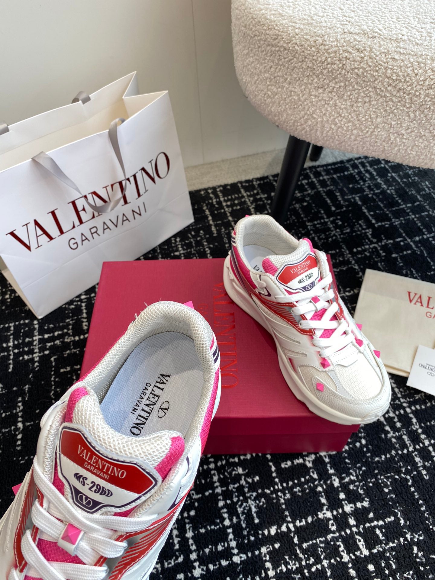 LuxluxHouse Best Quality Shoes Valentino