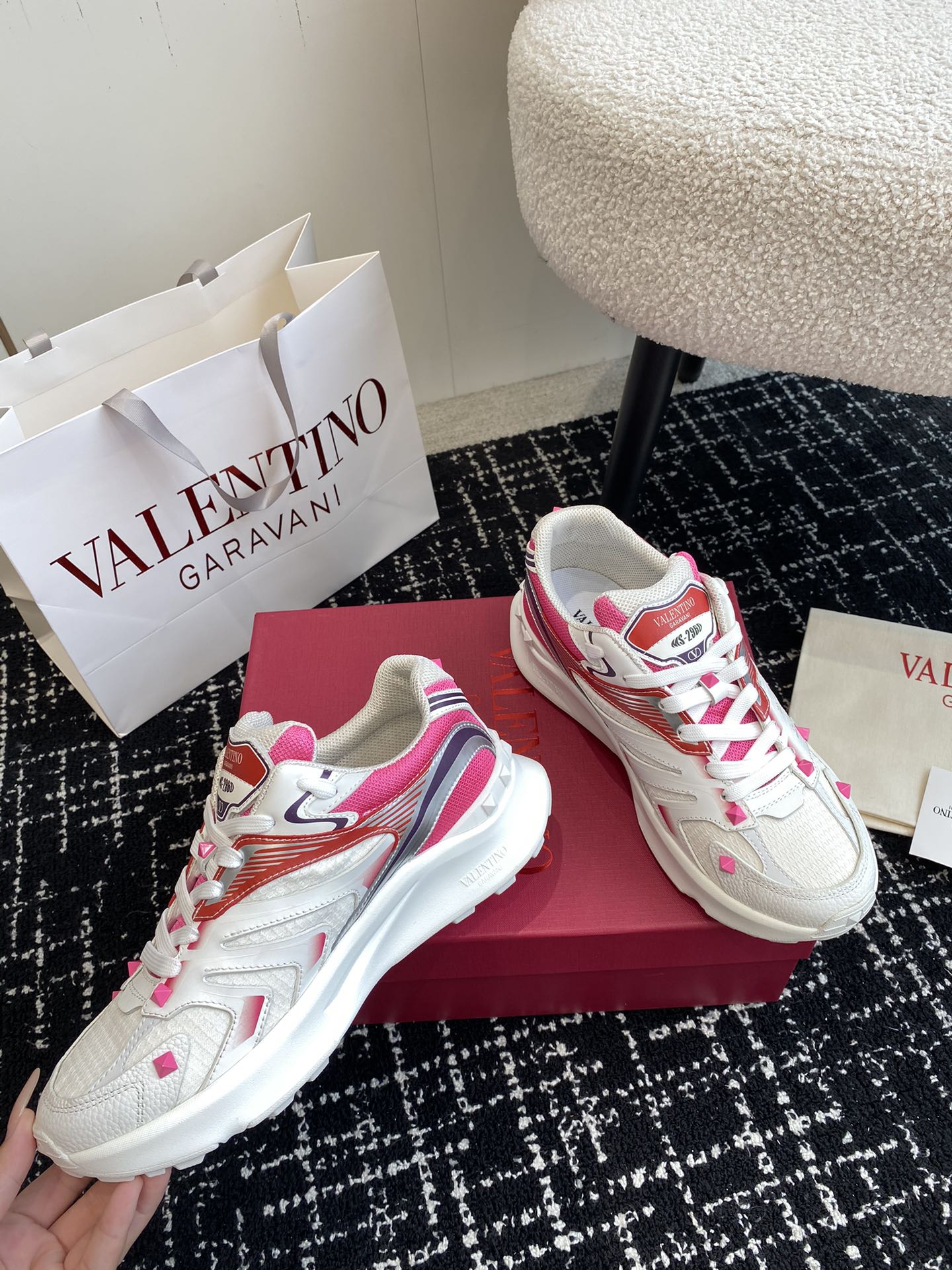 LuxluxHouse Best Quality Shoes Valentino