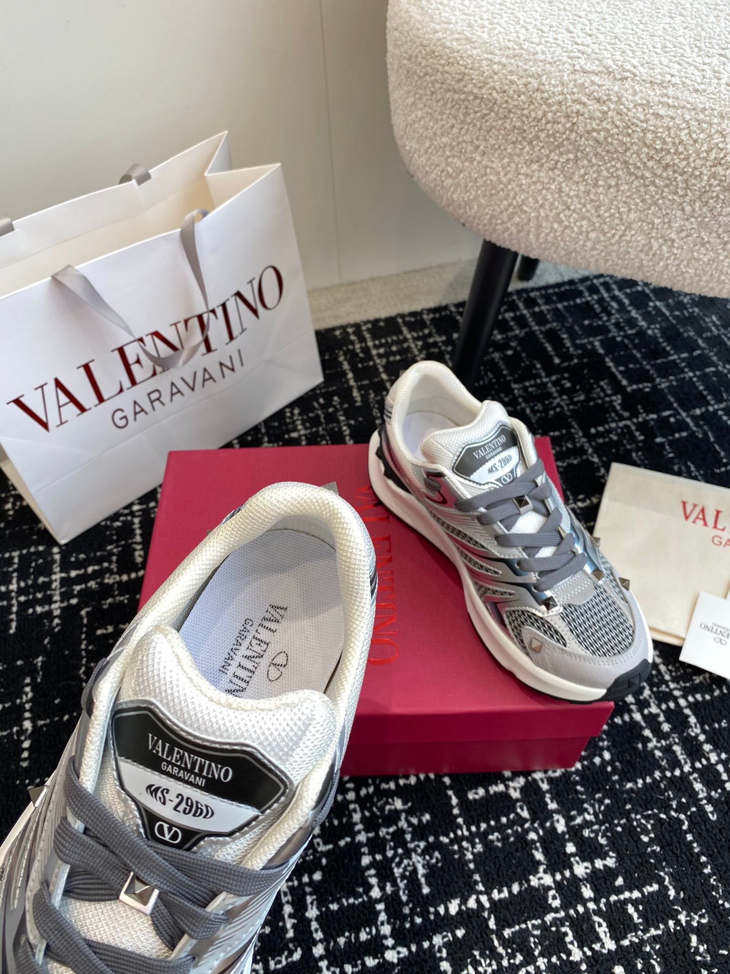 LuxluxHouse Best Quality Shoes Valentino
