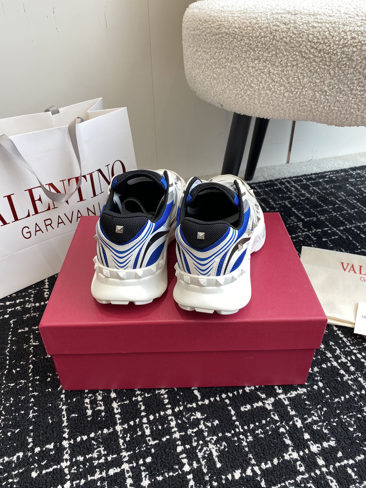 LuxluxHouse Best Quality Shoes Valentino