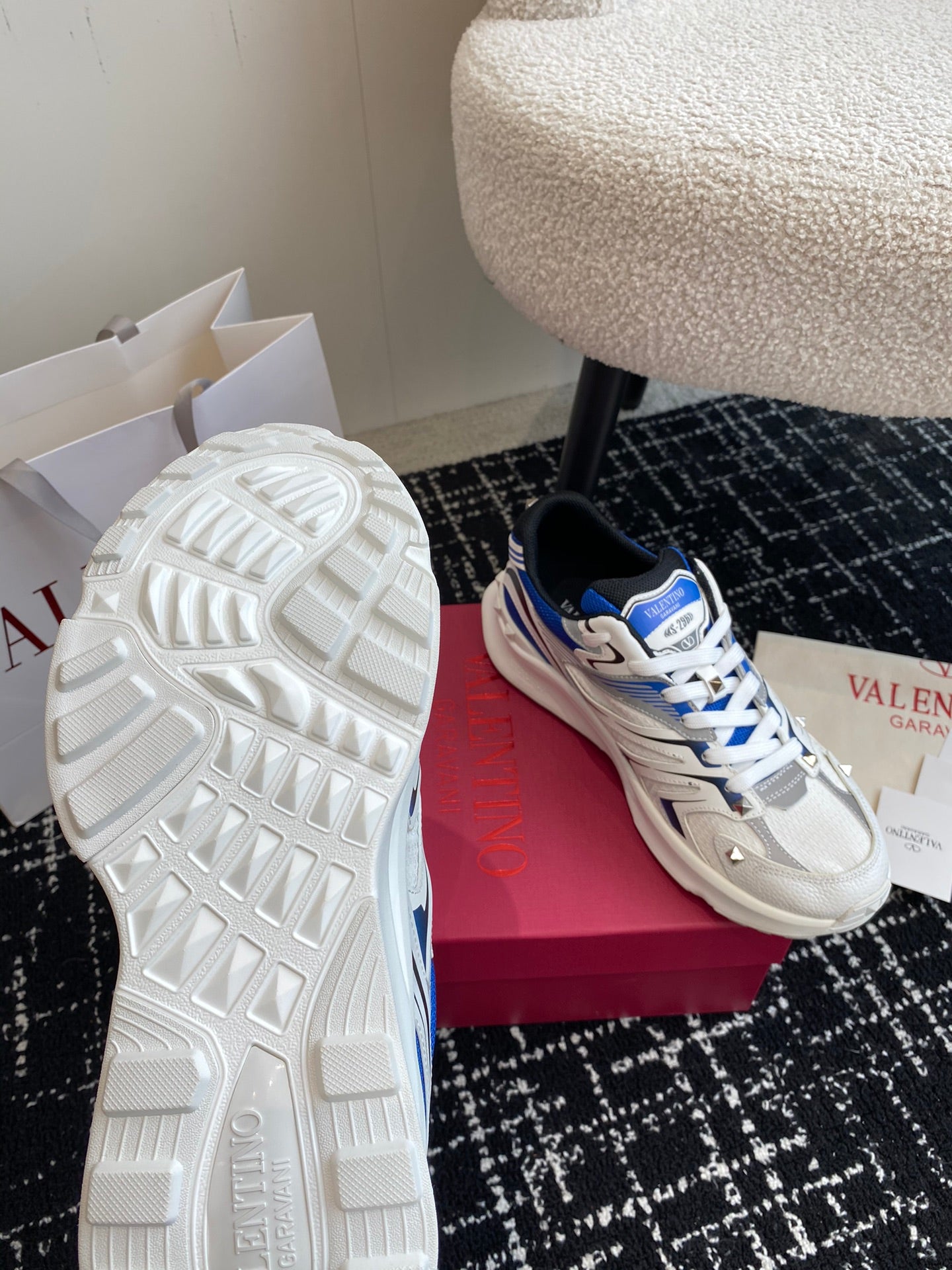 LuxluxHouse Best Quality Shoes Valentino