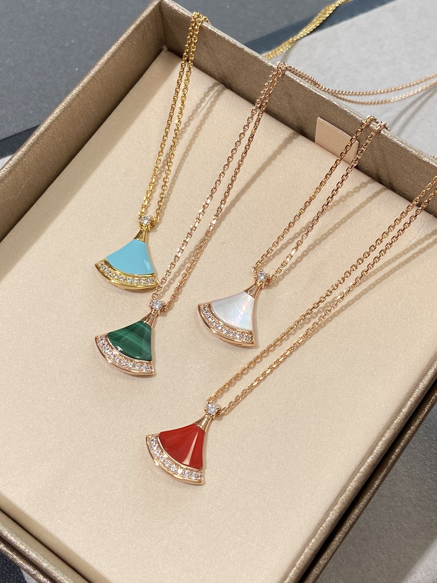 LuxluxHouse Best Quality Accessories Necklace  Bvlgari