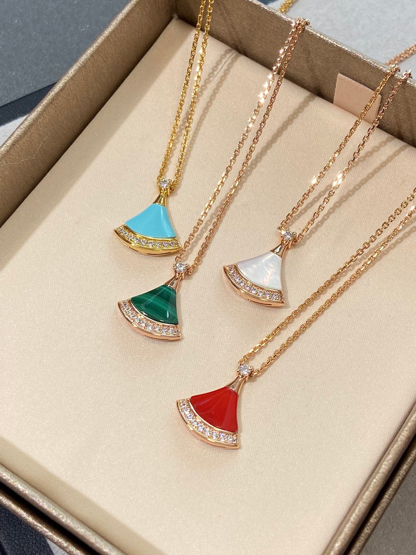 LuxluxHouse Best Quality Accessories Necklace  Bvlgari