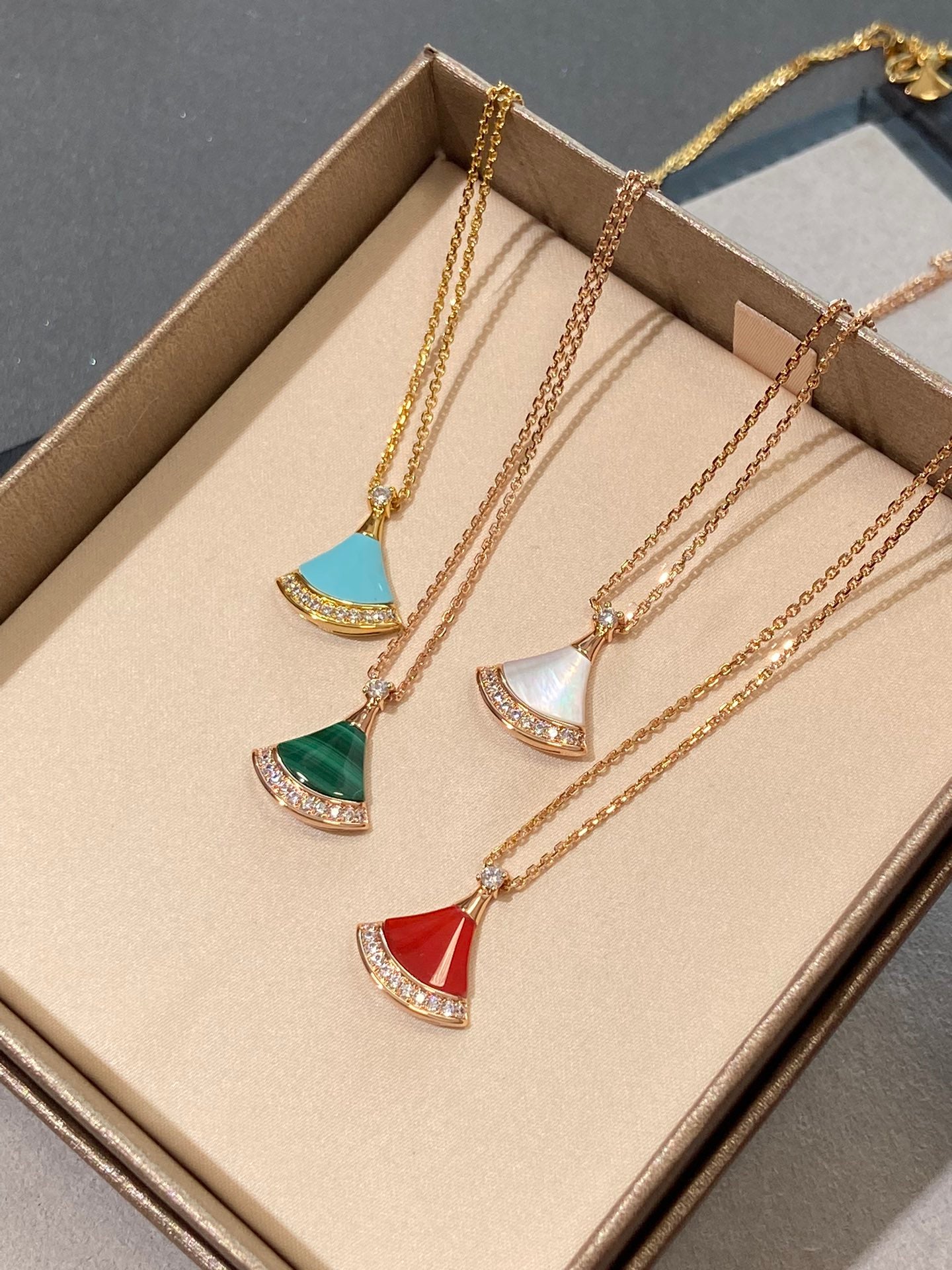 LuxluxHouse Best Quality Accessories Necklace  Bvlgari