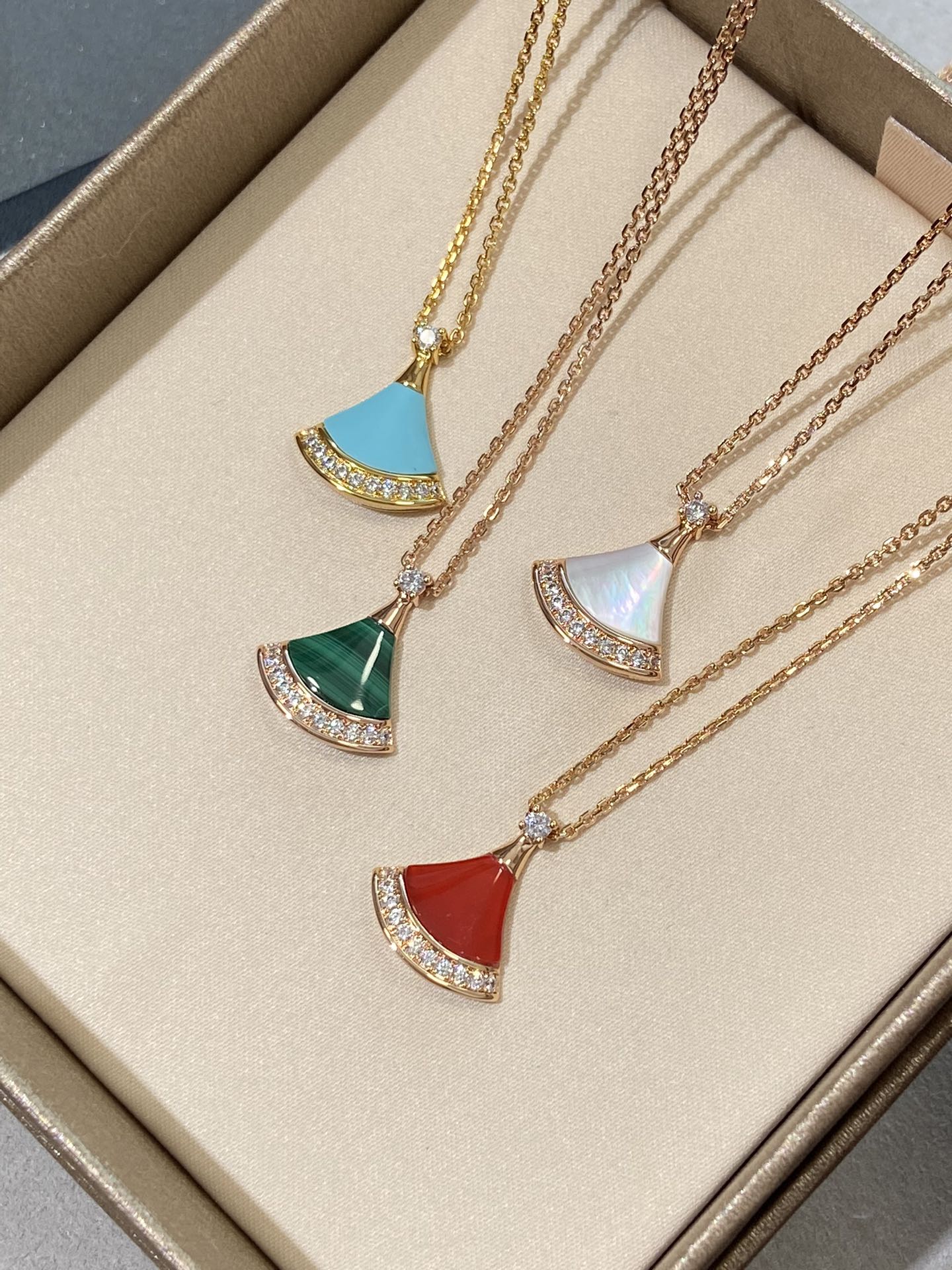 LuxluxHouse Best Quality Accessories Necklace  Bvlgari