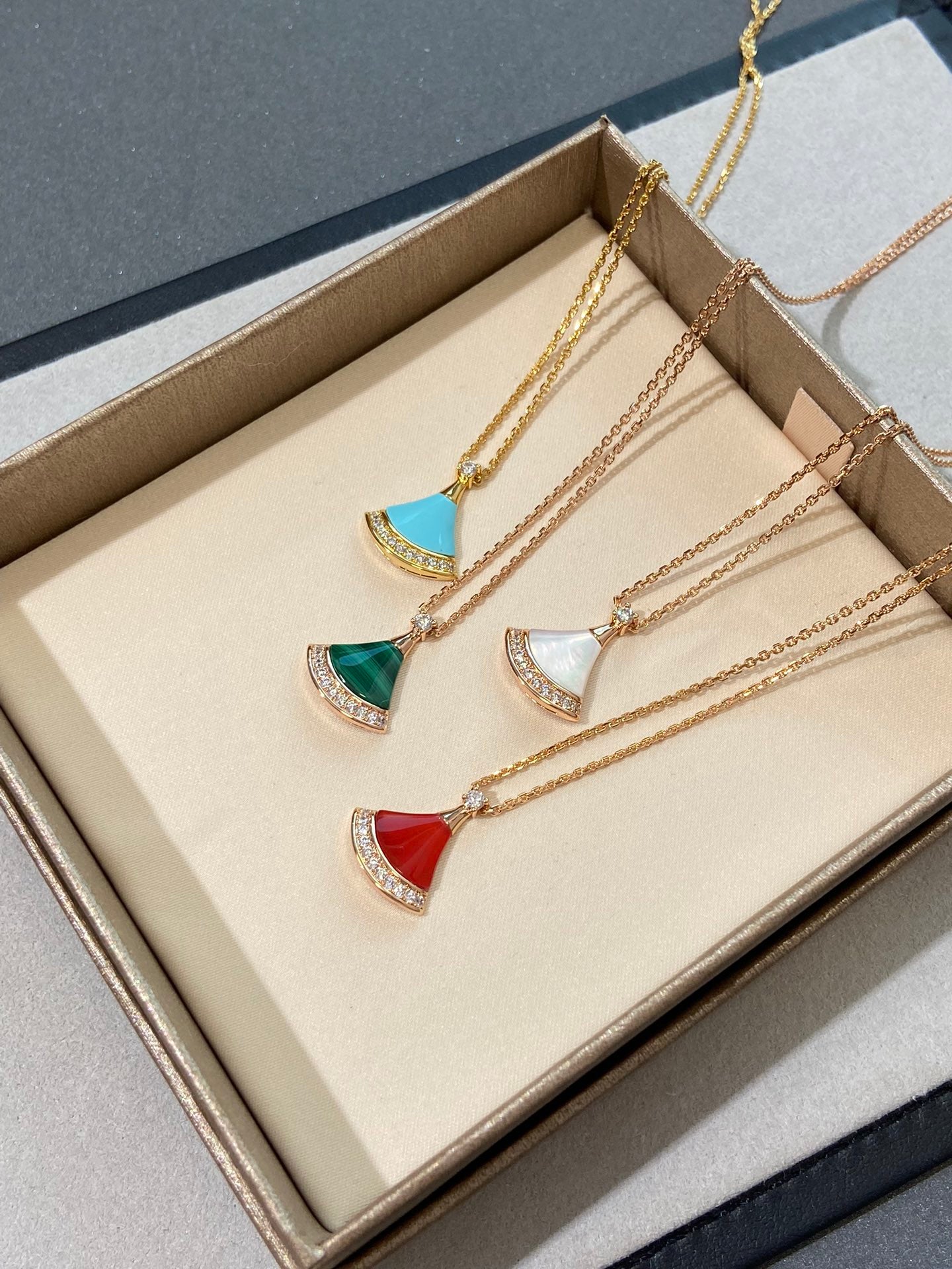 LuxluxHouse Best Quality Accessories Necklace  Bvlgari